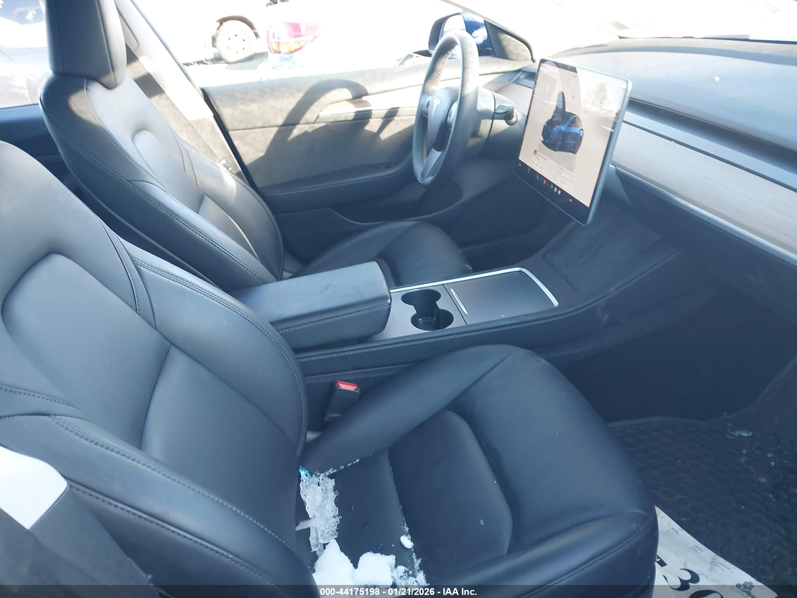 TESLA MODEL image 5