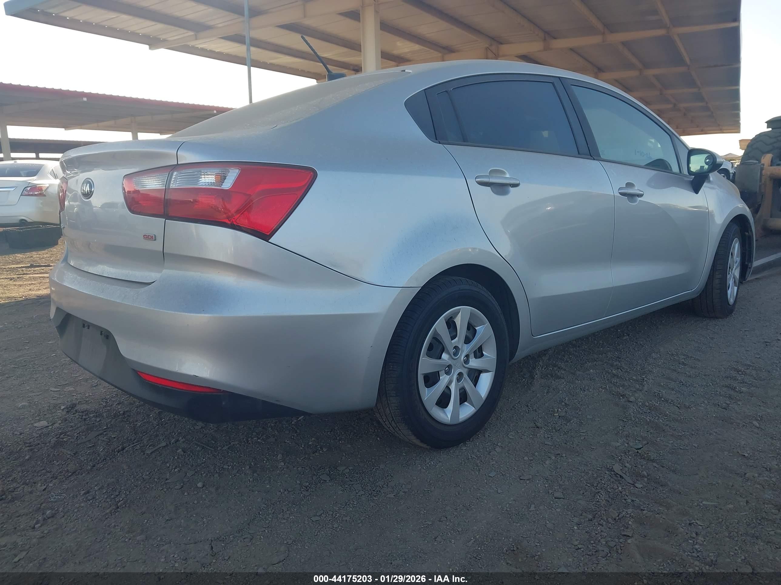 KIA RIO image 4