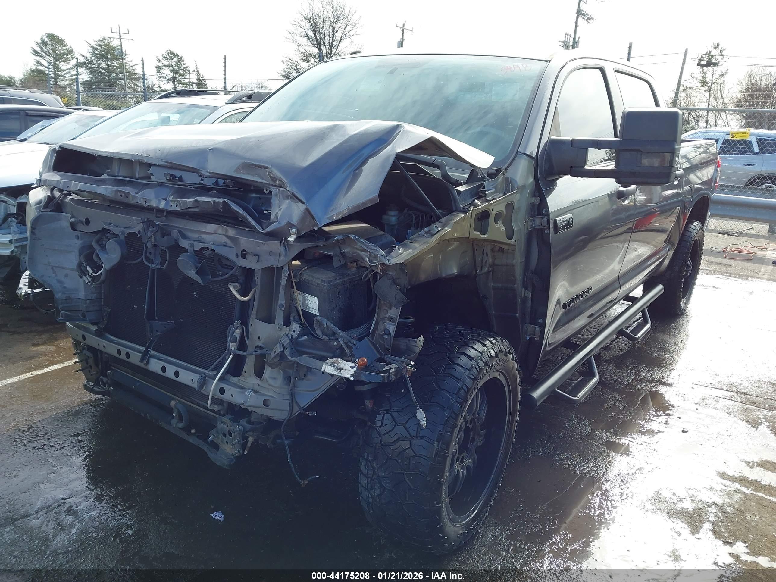 TOYOTA TUNDRA image 2