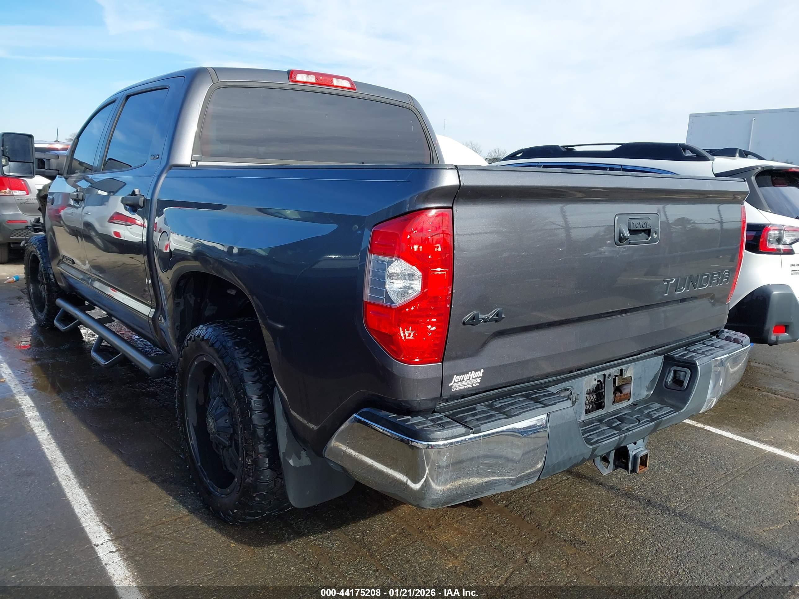 TOYOTA TUNDRA image 3