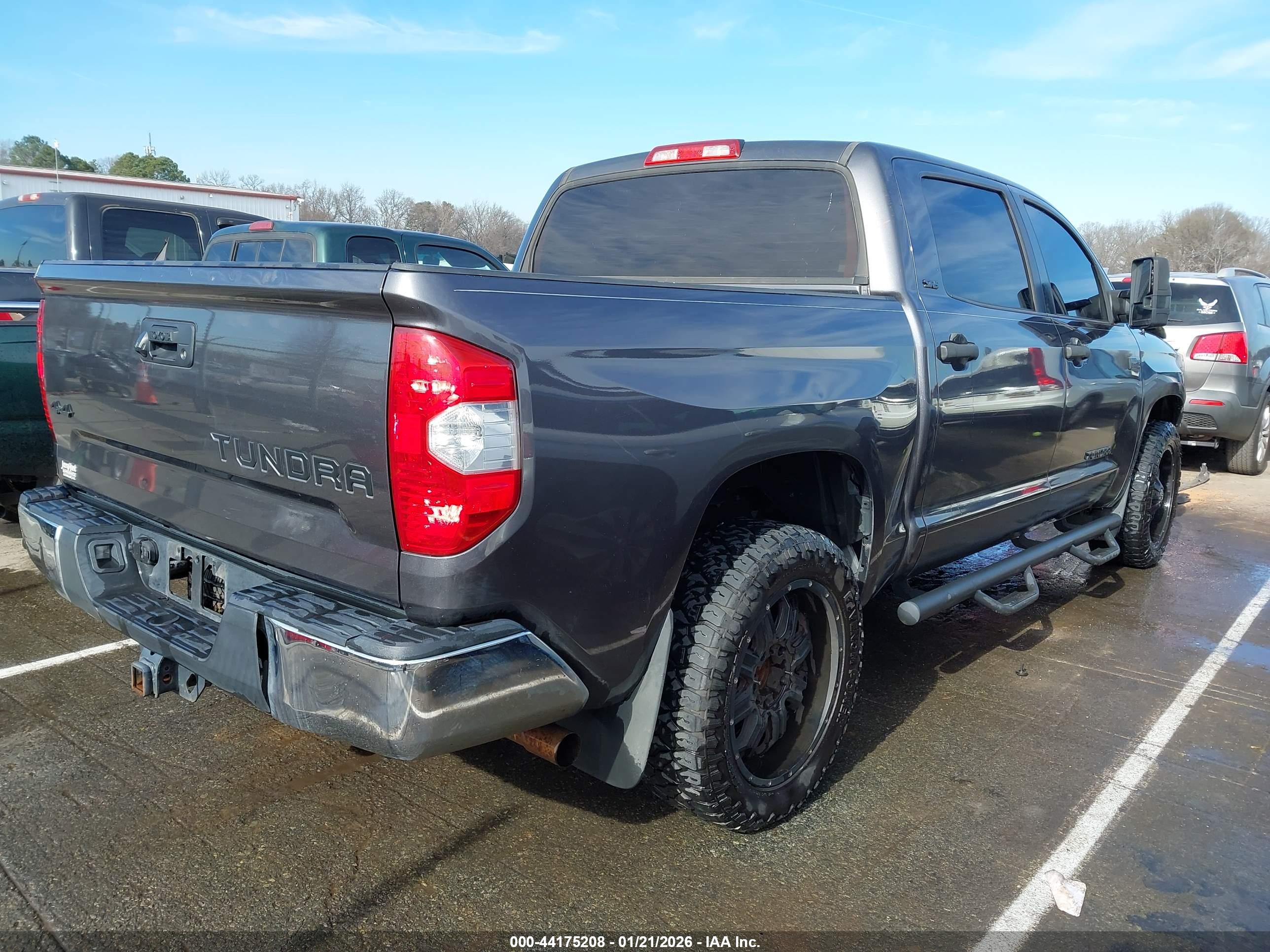 TOYOTA TUNDRA image 4