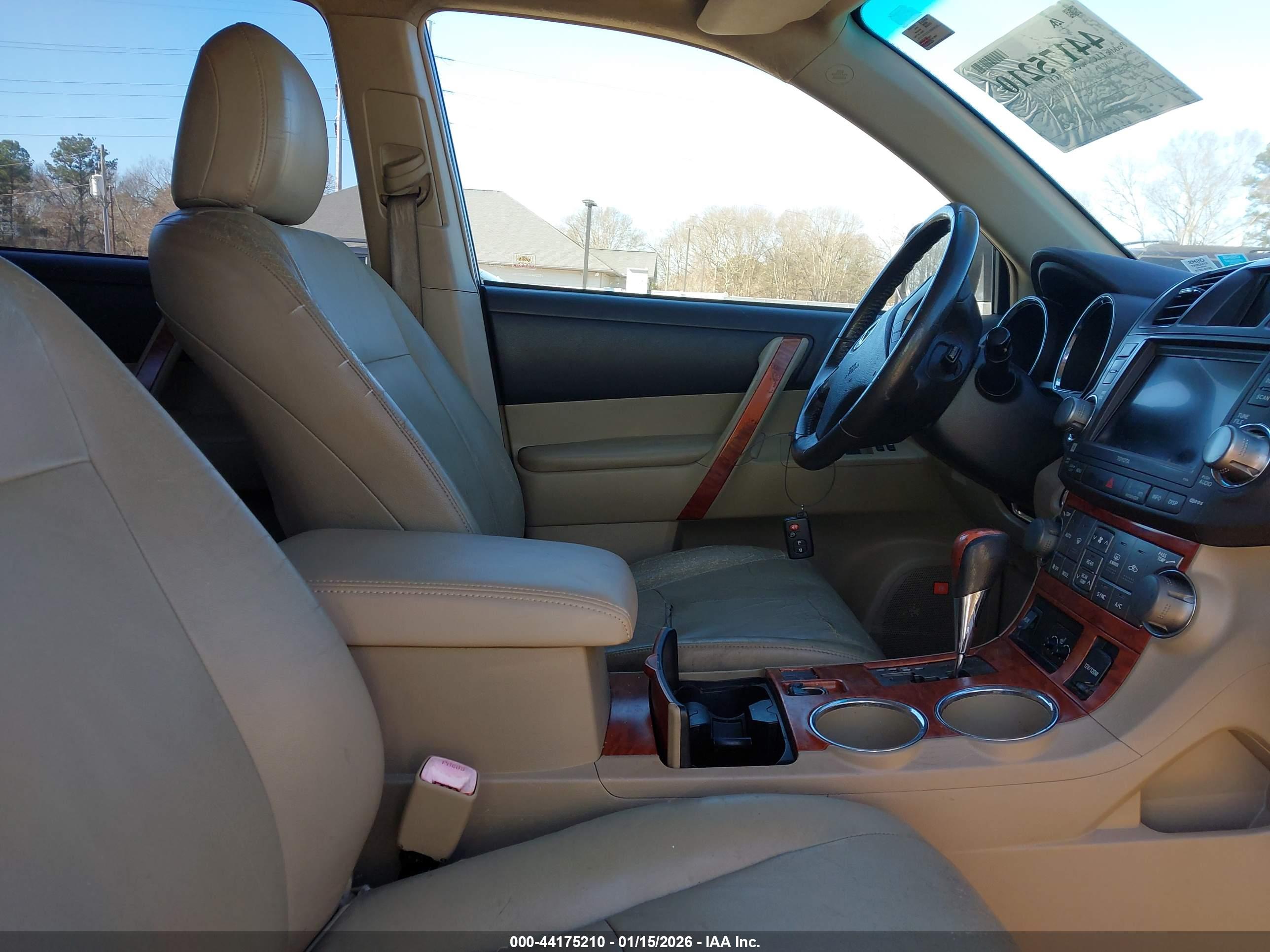 TOYOTA HIGHLANDER image 5