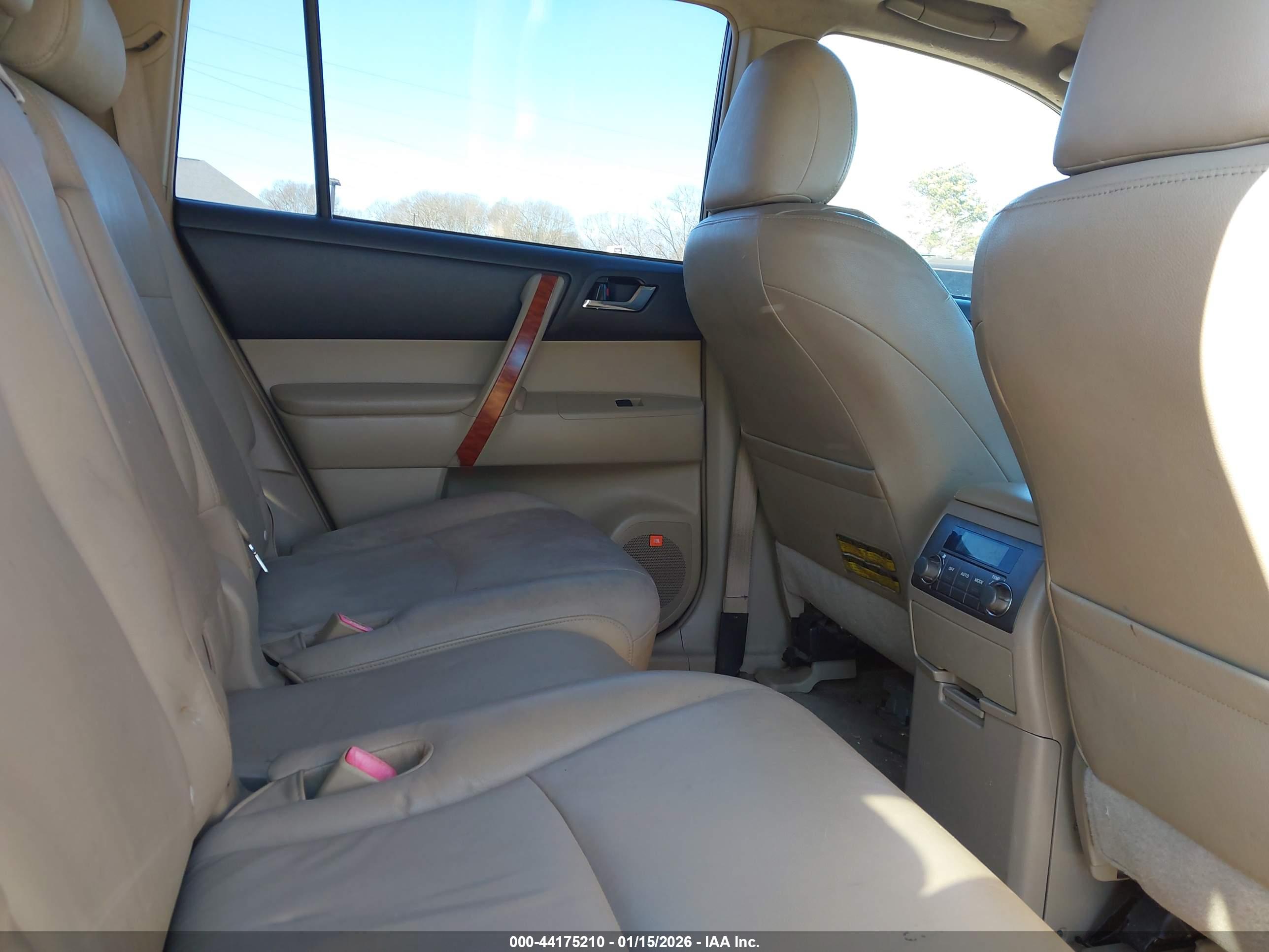 TOYOTA HIGHLANDER image 8
