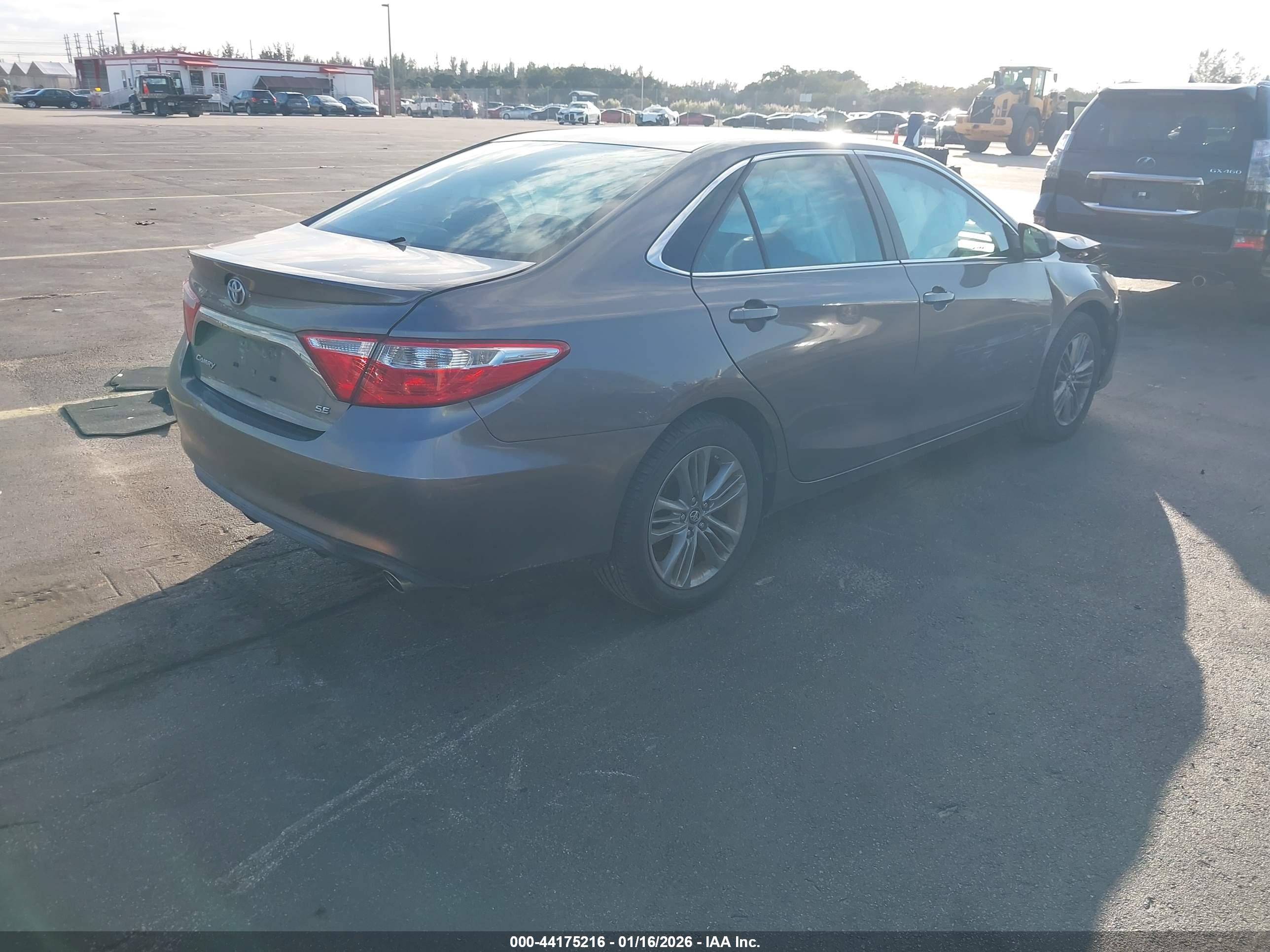 TOYOTA CAMRY image 4