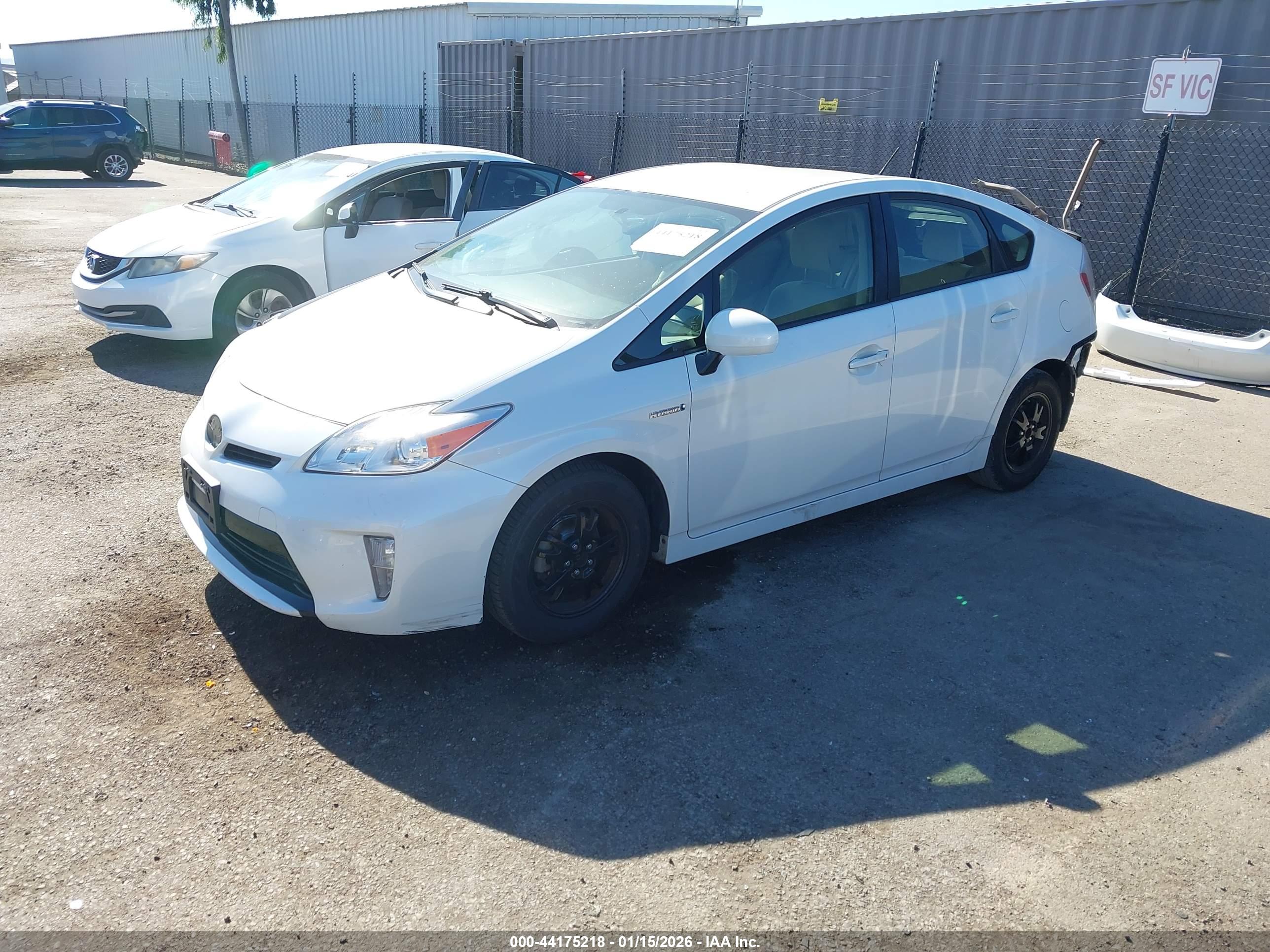 TOYOTA PRIUS image 2