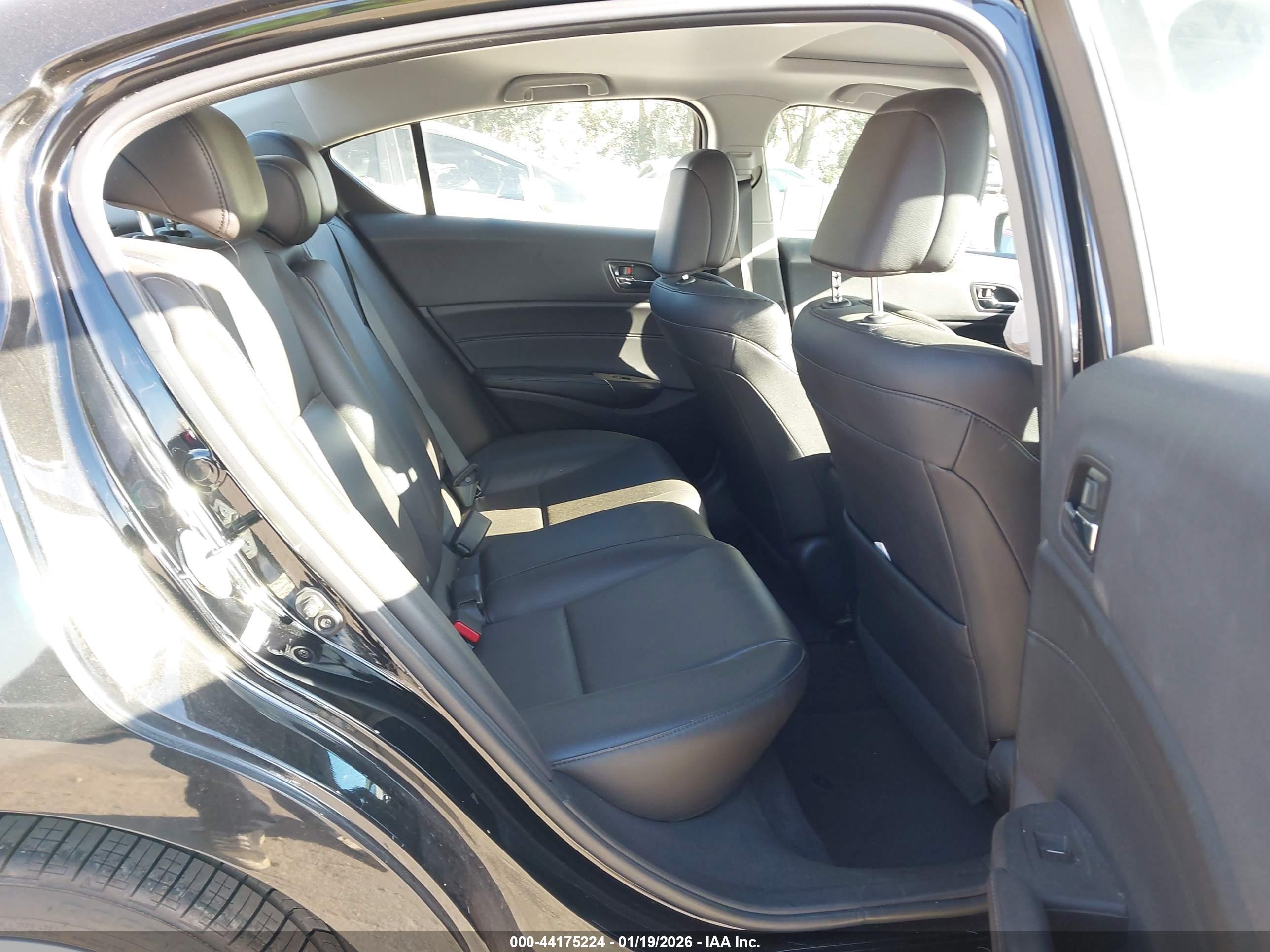 ACURA ILX image 8
