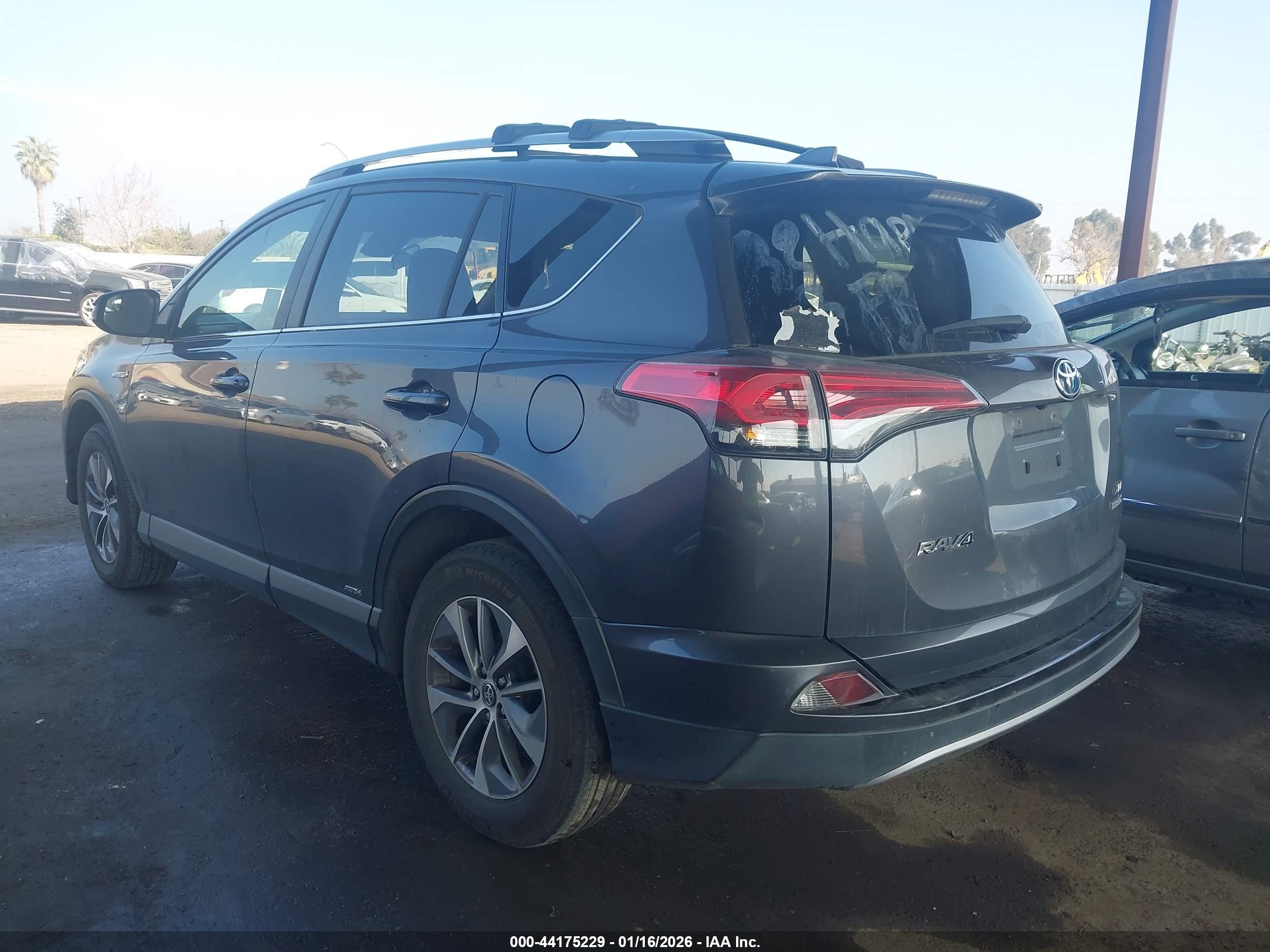 TOYOTA RAV4 image 3
