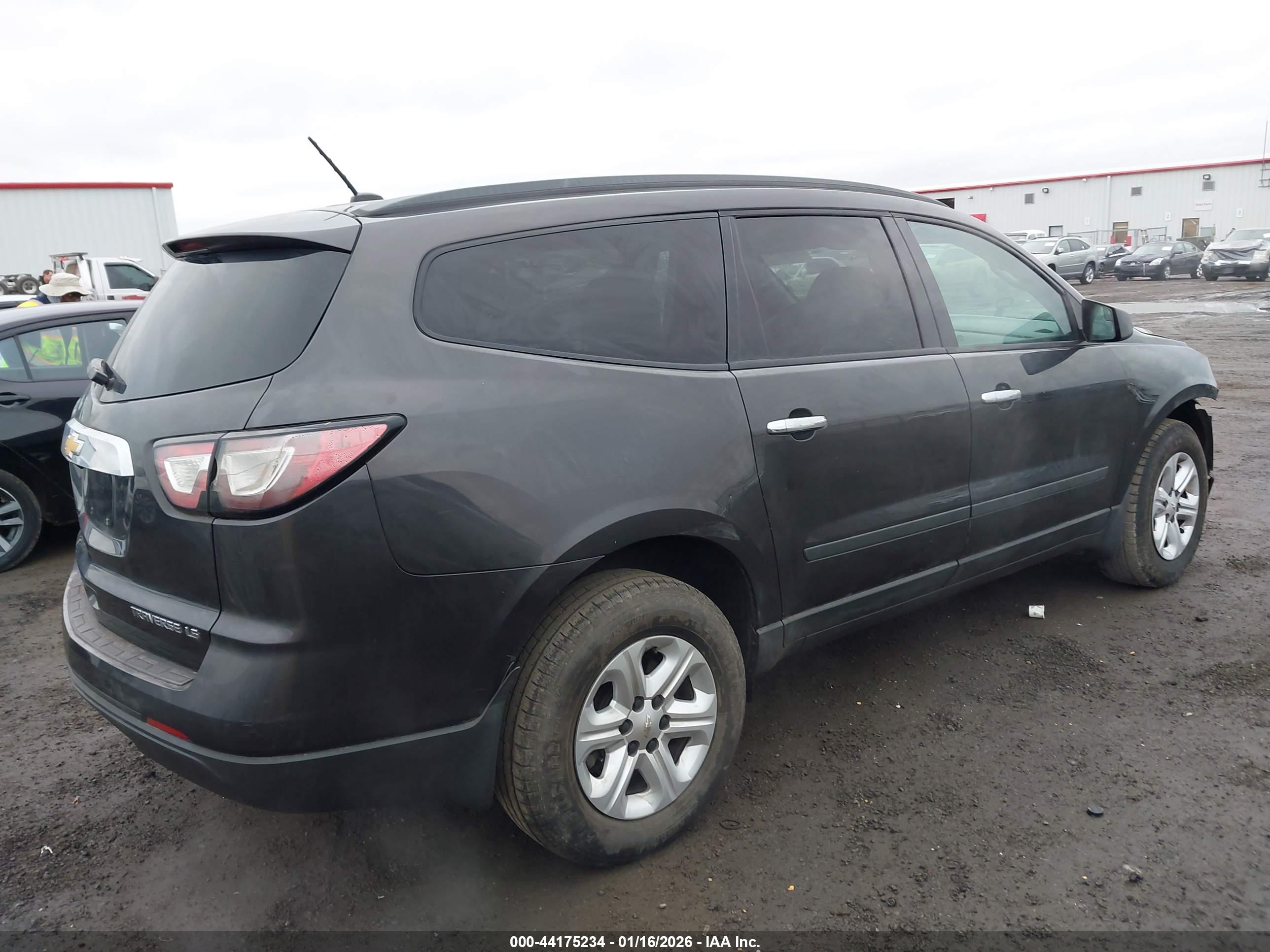 CHEVROLET TRAVERSE image 4