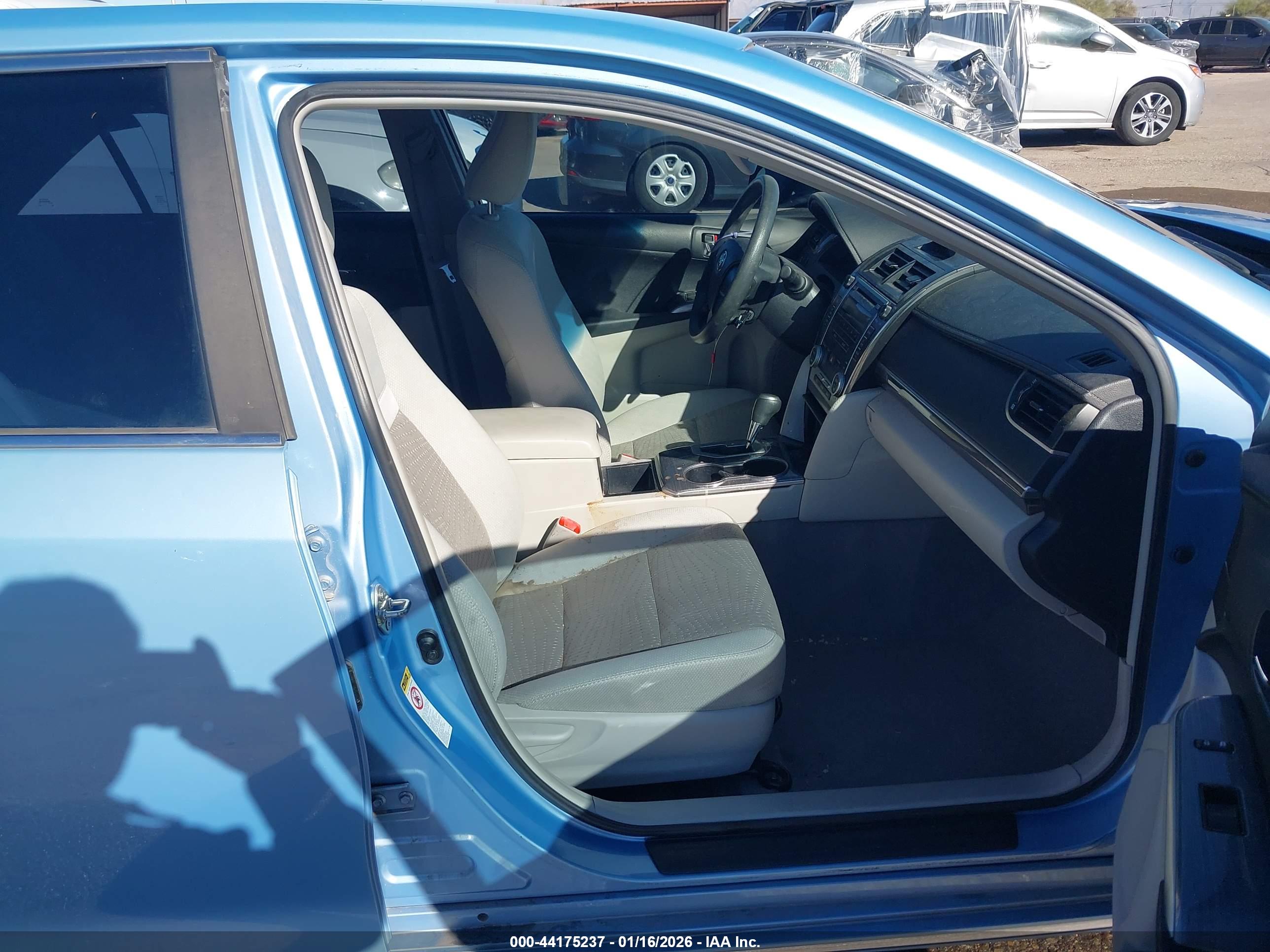 TOYOTA CAMRY image 5