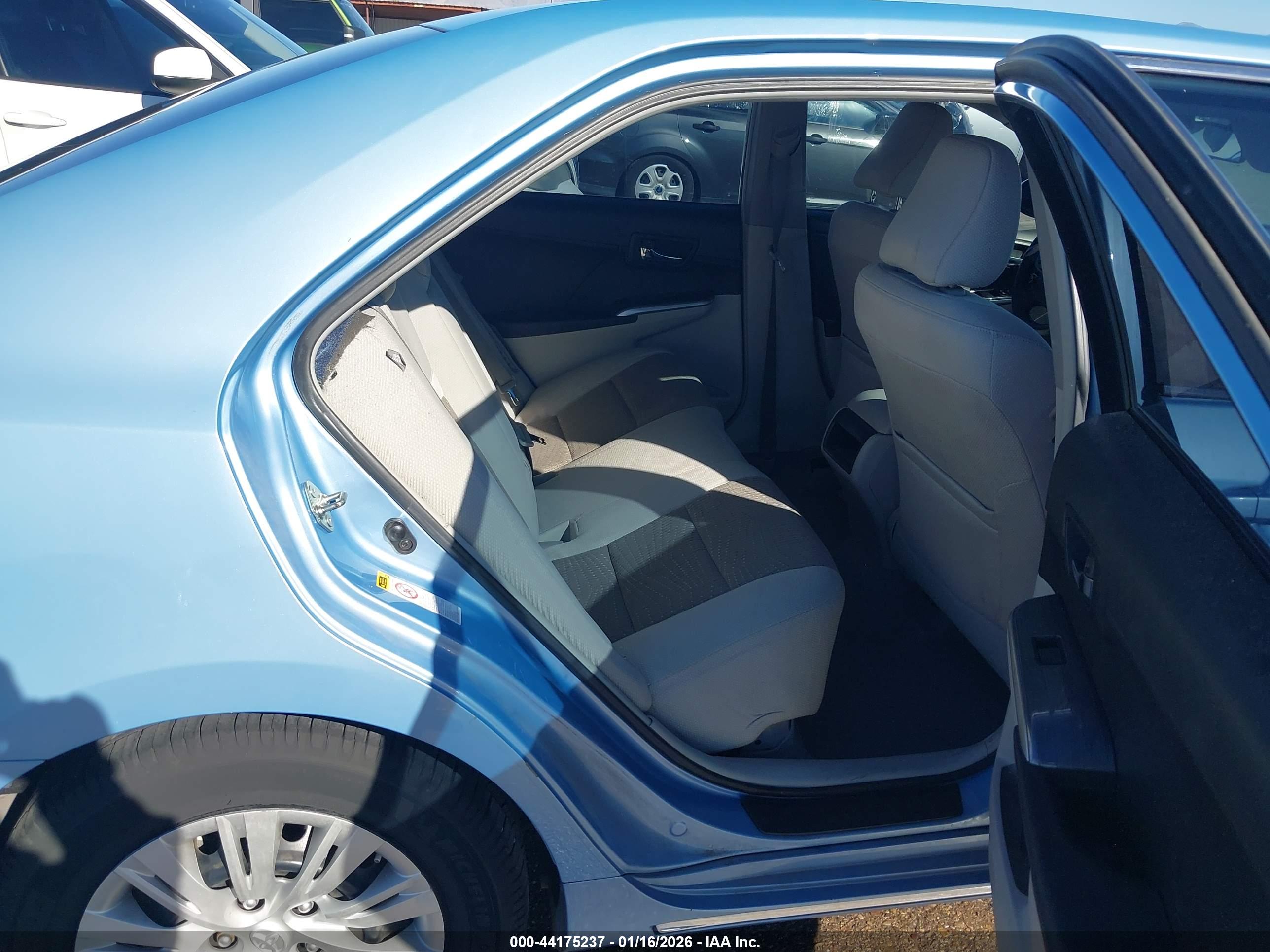 TOYOTA CAMRY image 8