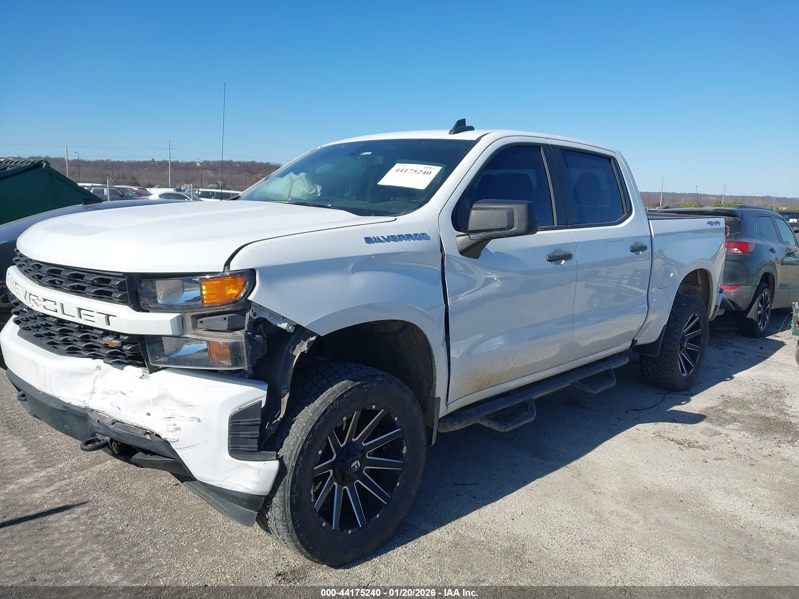 CHEVROLET SILVERADO image 2