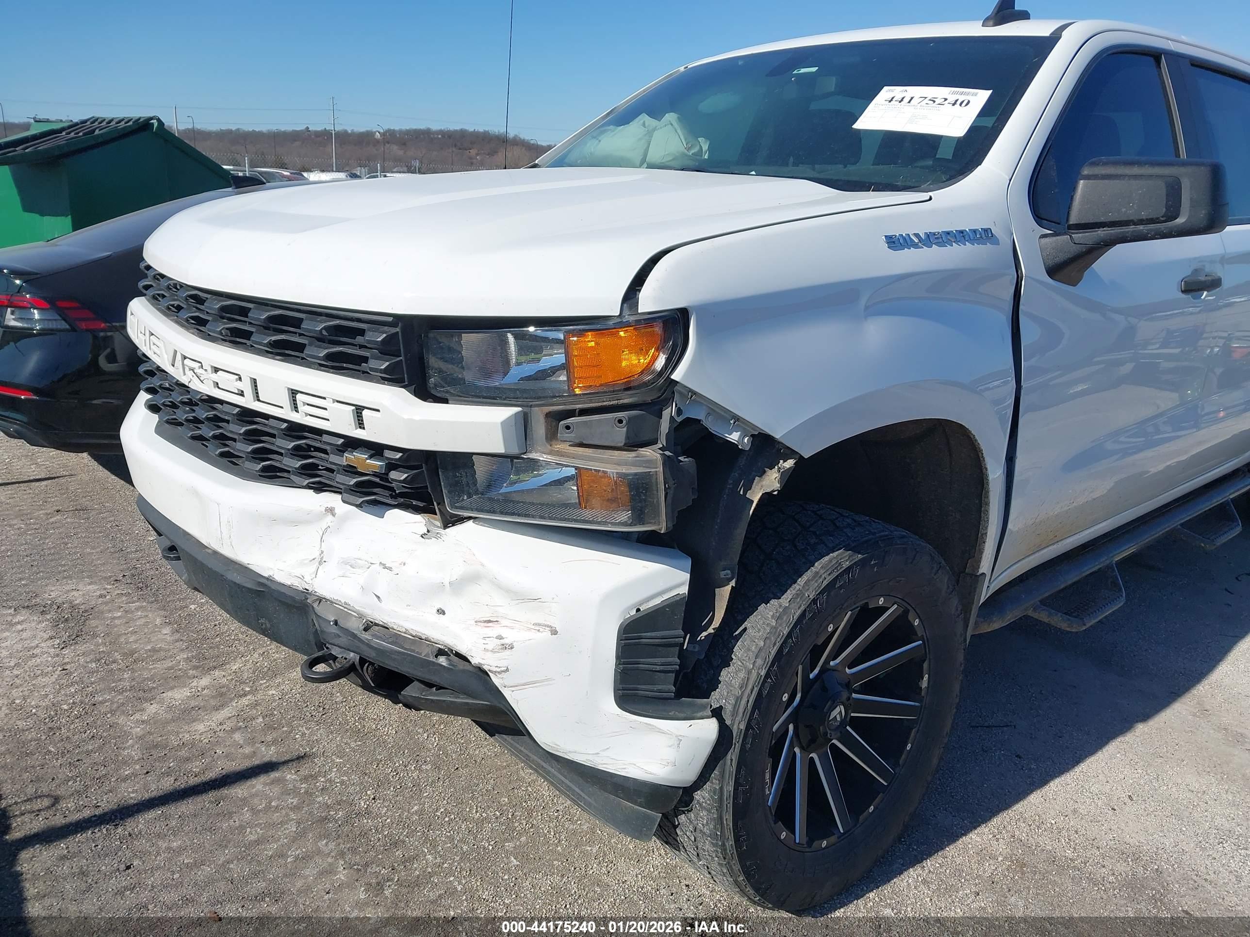CHEVROLET SILVERADO image 6