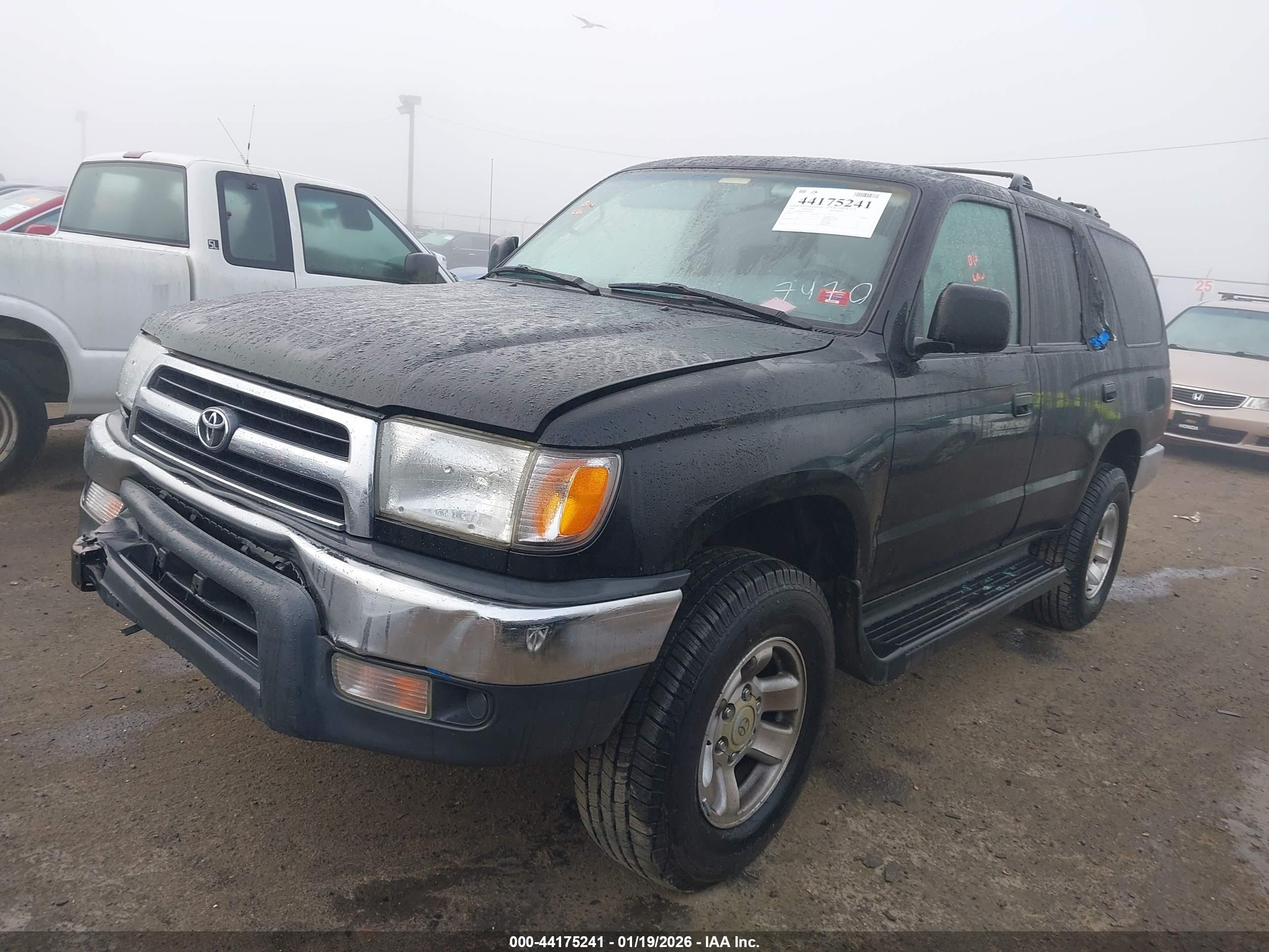 TOYOTA 4RUNNER image 2