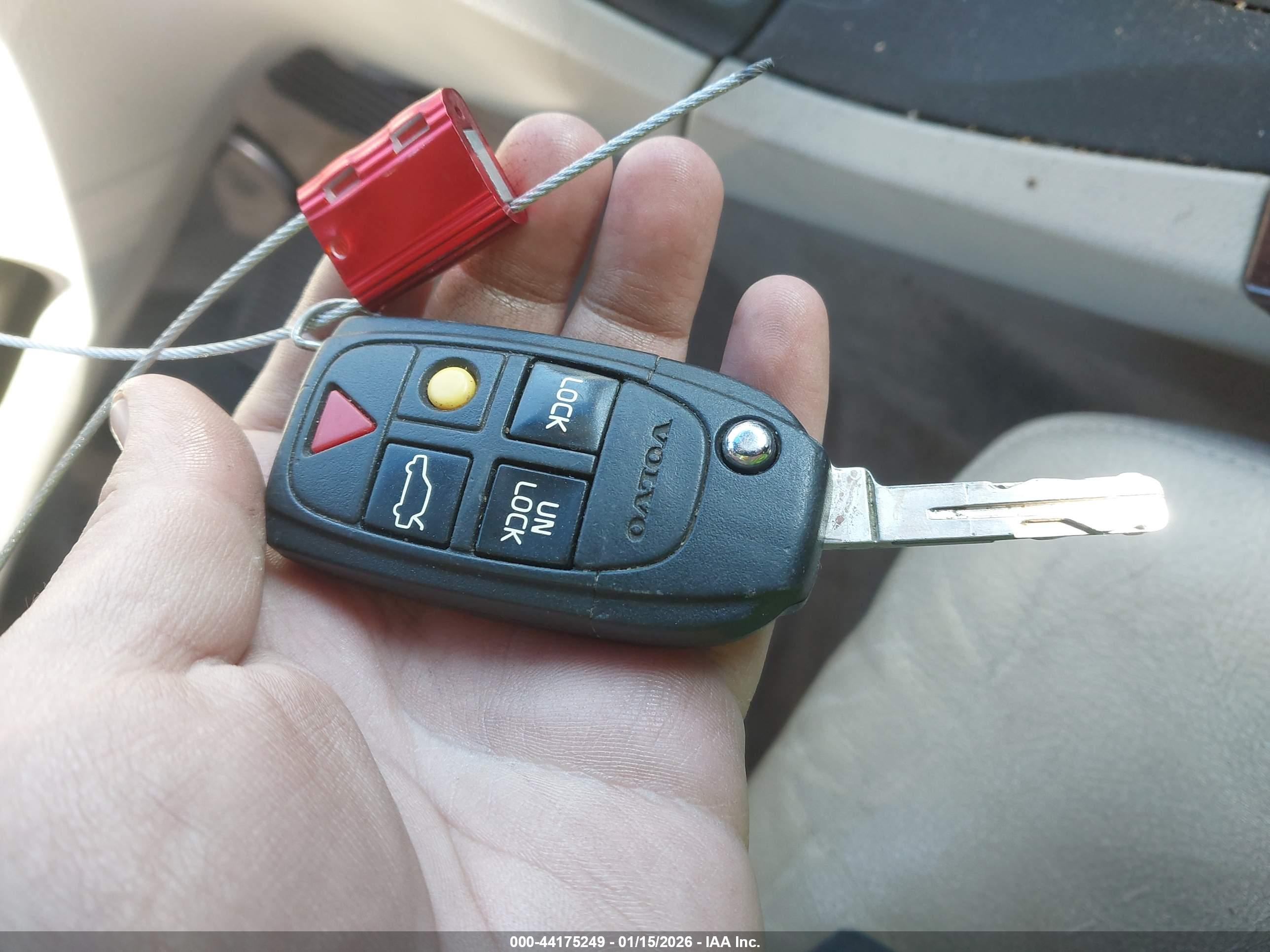VOLVO S80 image 11