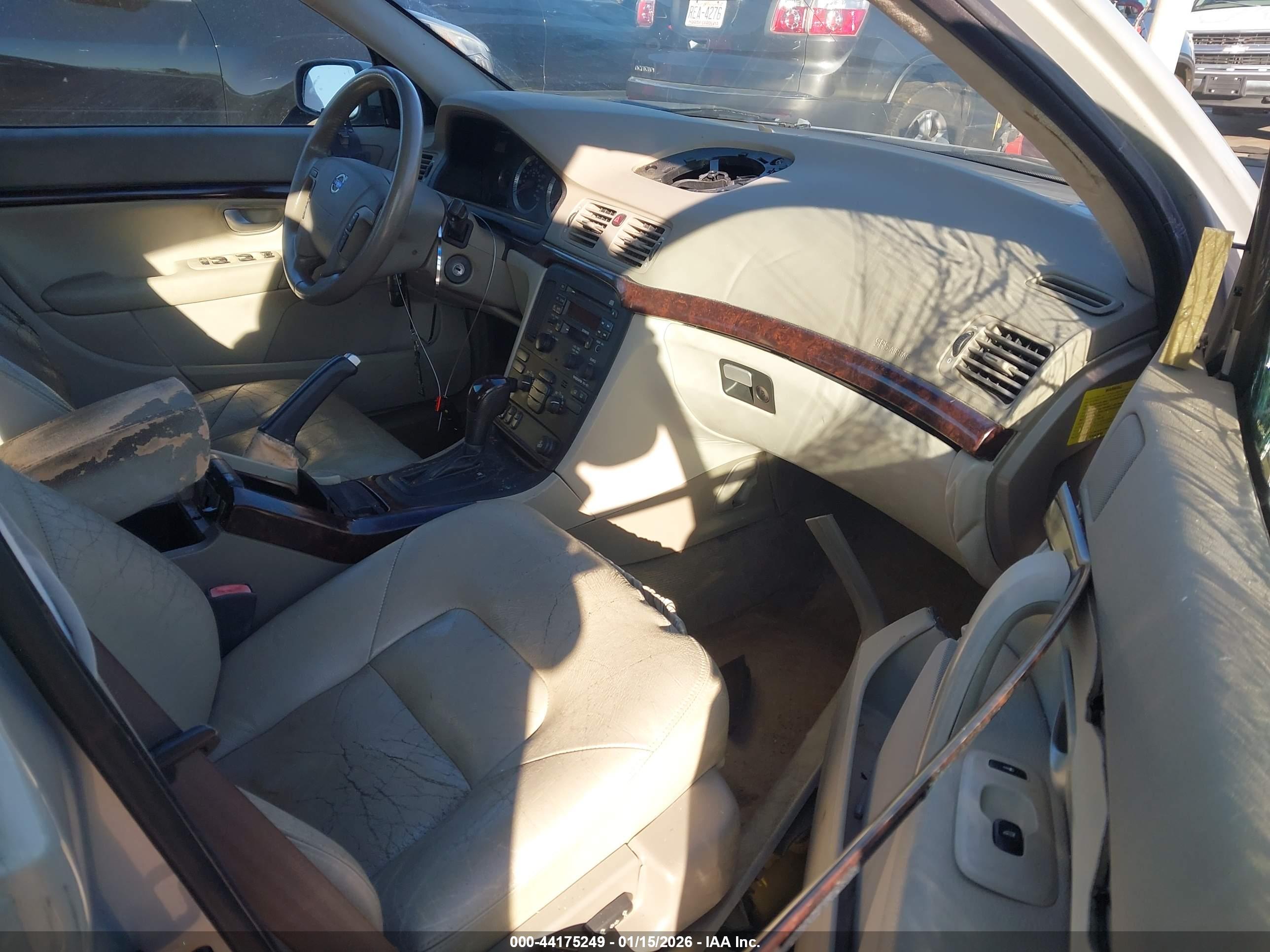 VOLVO S80 image 5