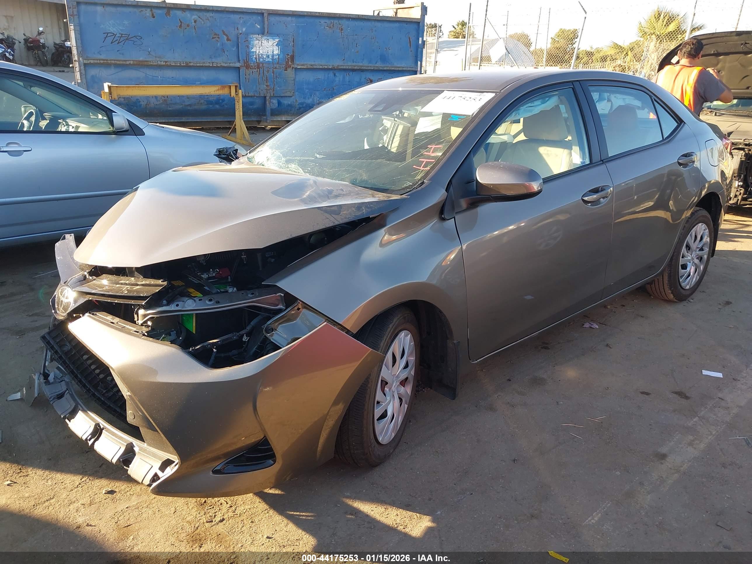 TOYOTA COROLLA image 2