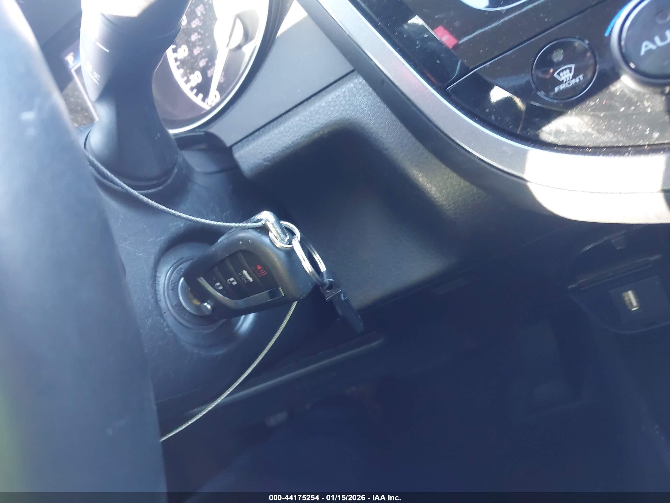 TOYOTA CAMRY image 11