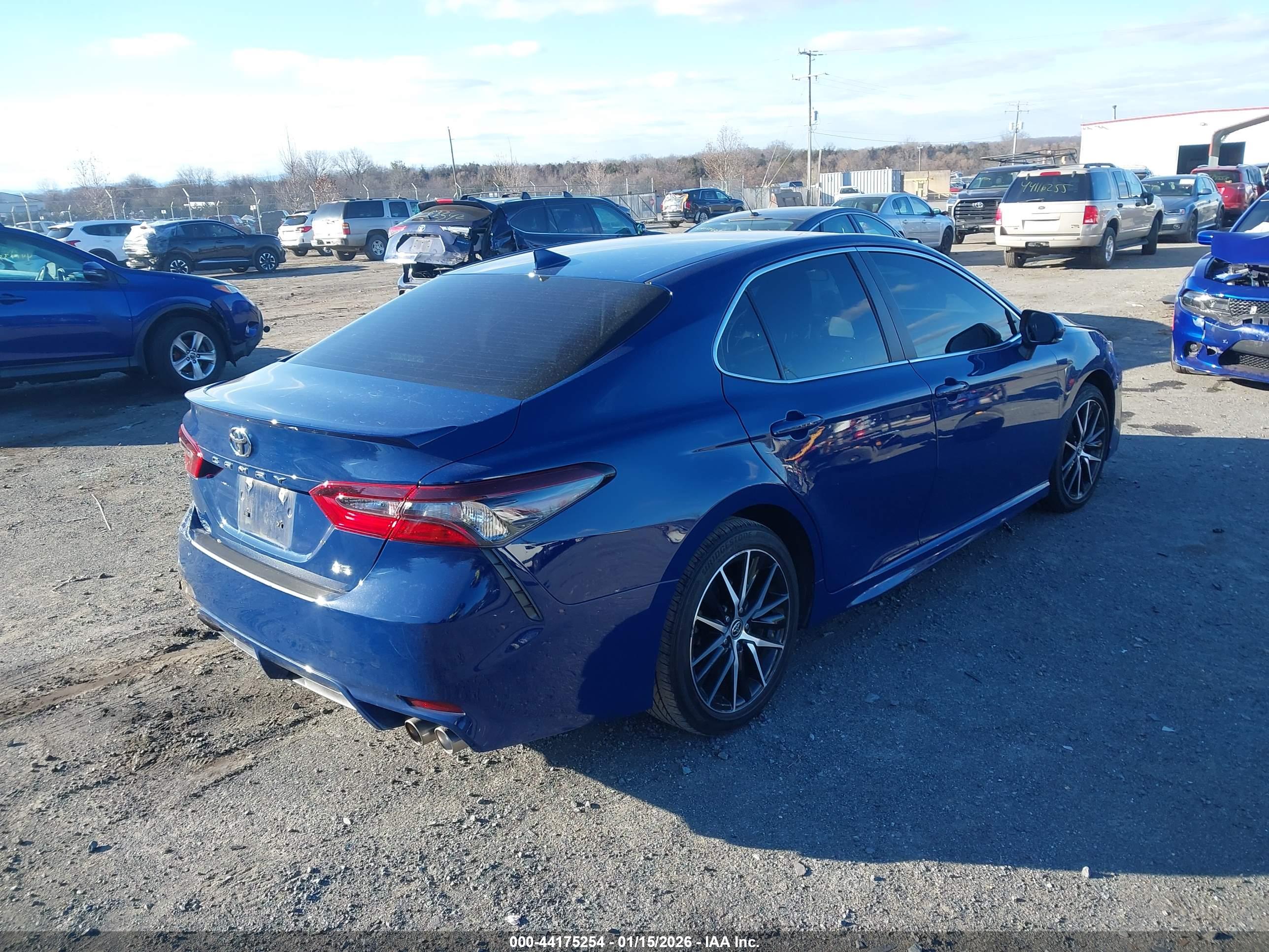 TOYOTA CAMRY image 4