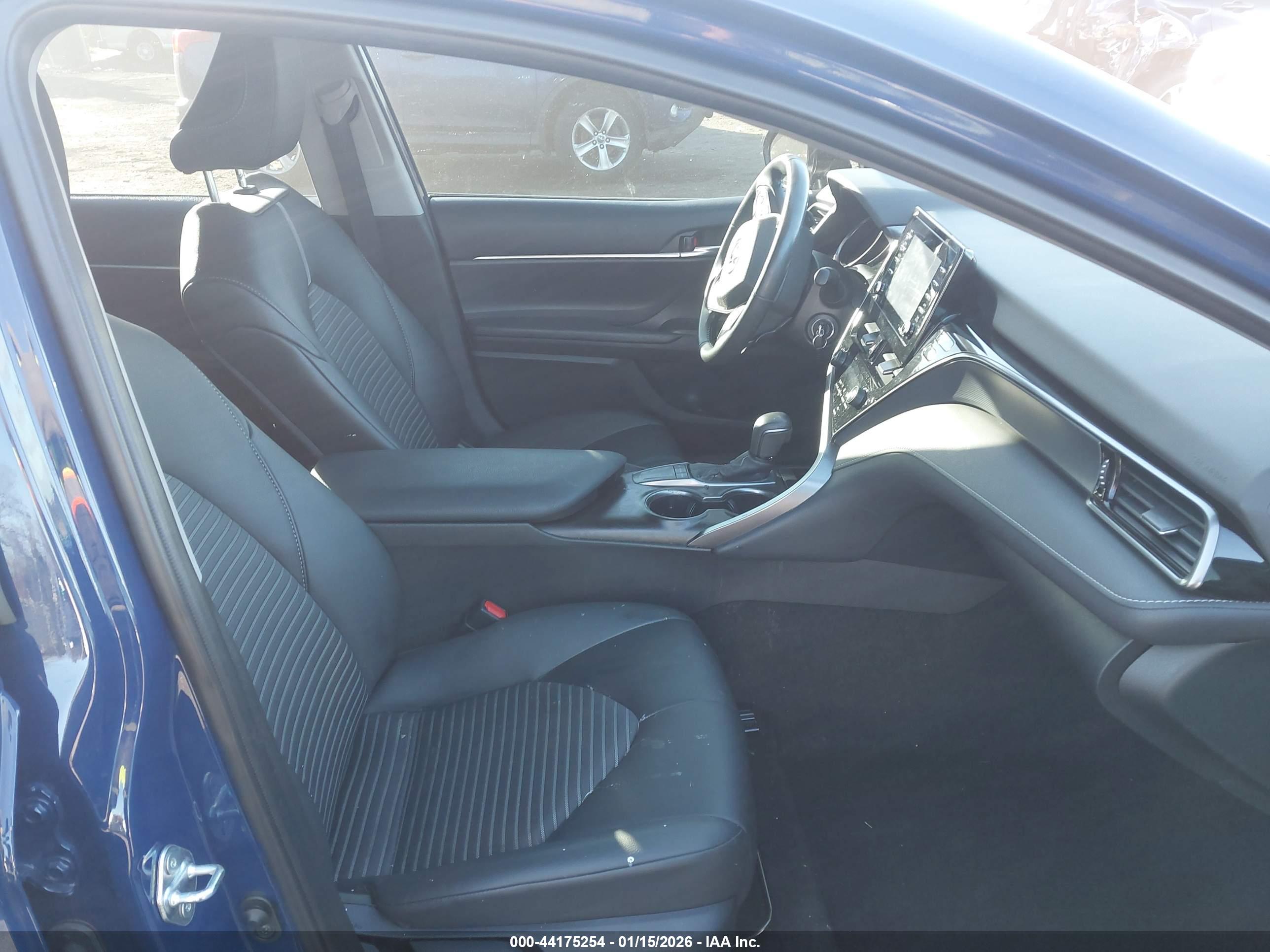 TOYOTA CAMRY image 5