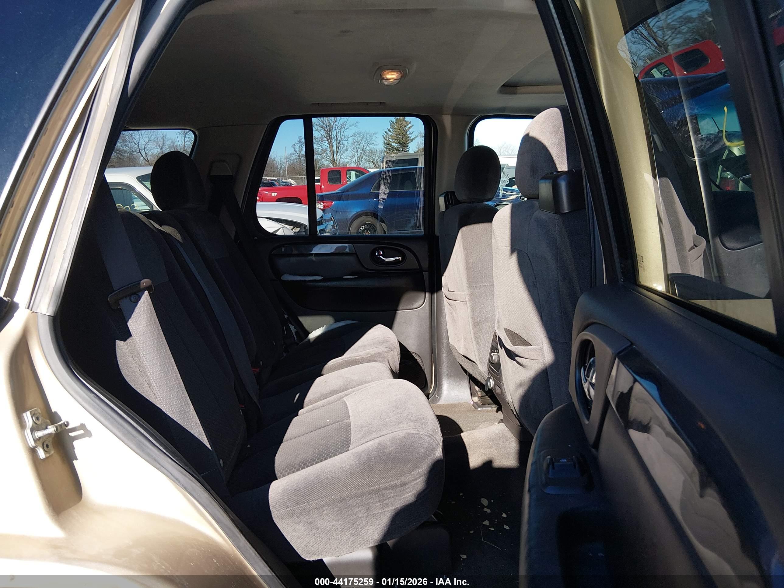 GMC ENVOY image 8