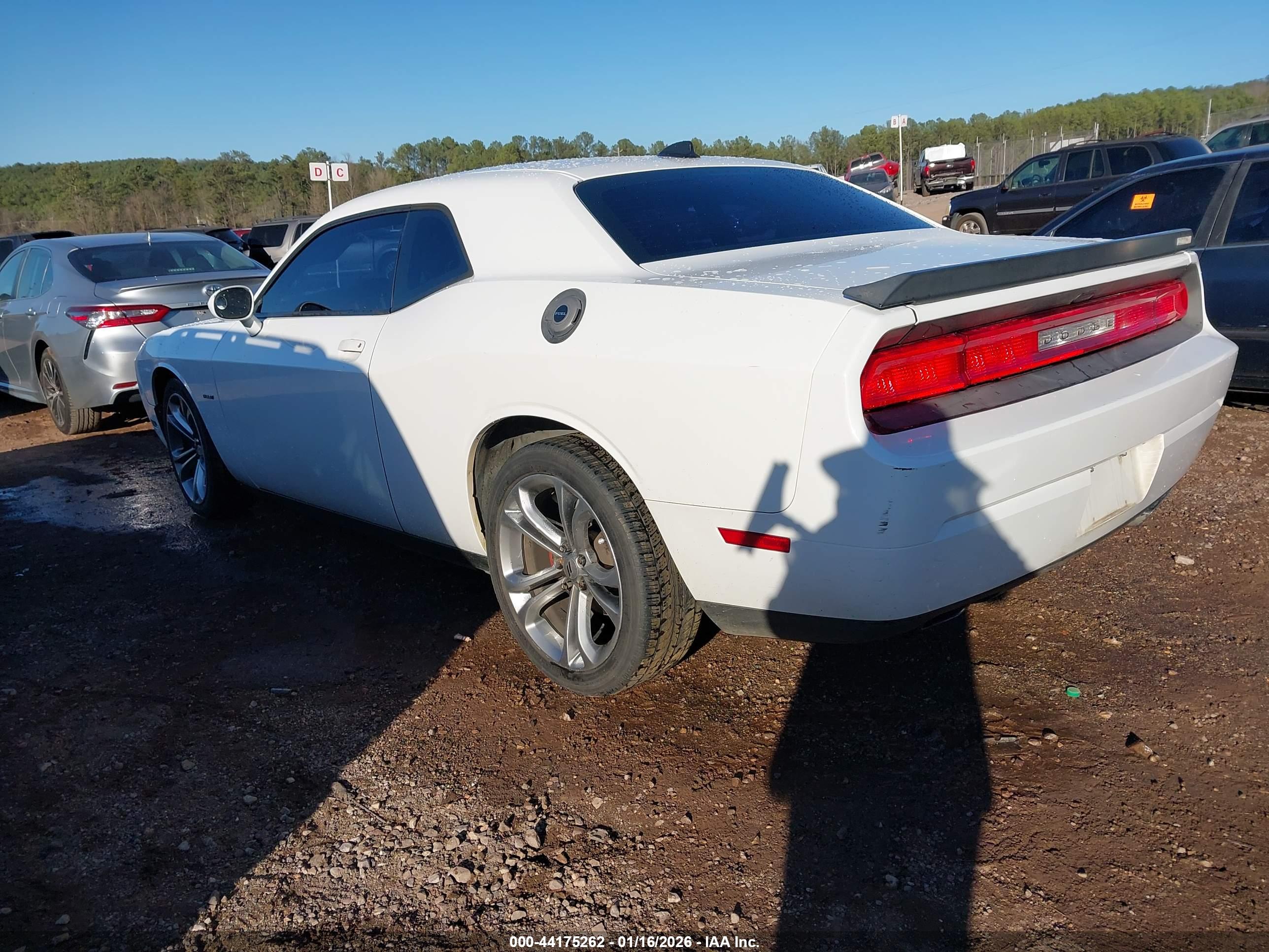 DODGE CHALLENGER image 3