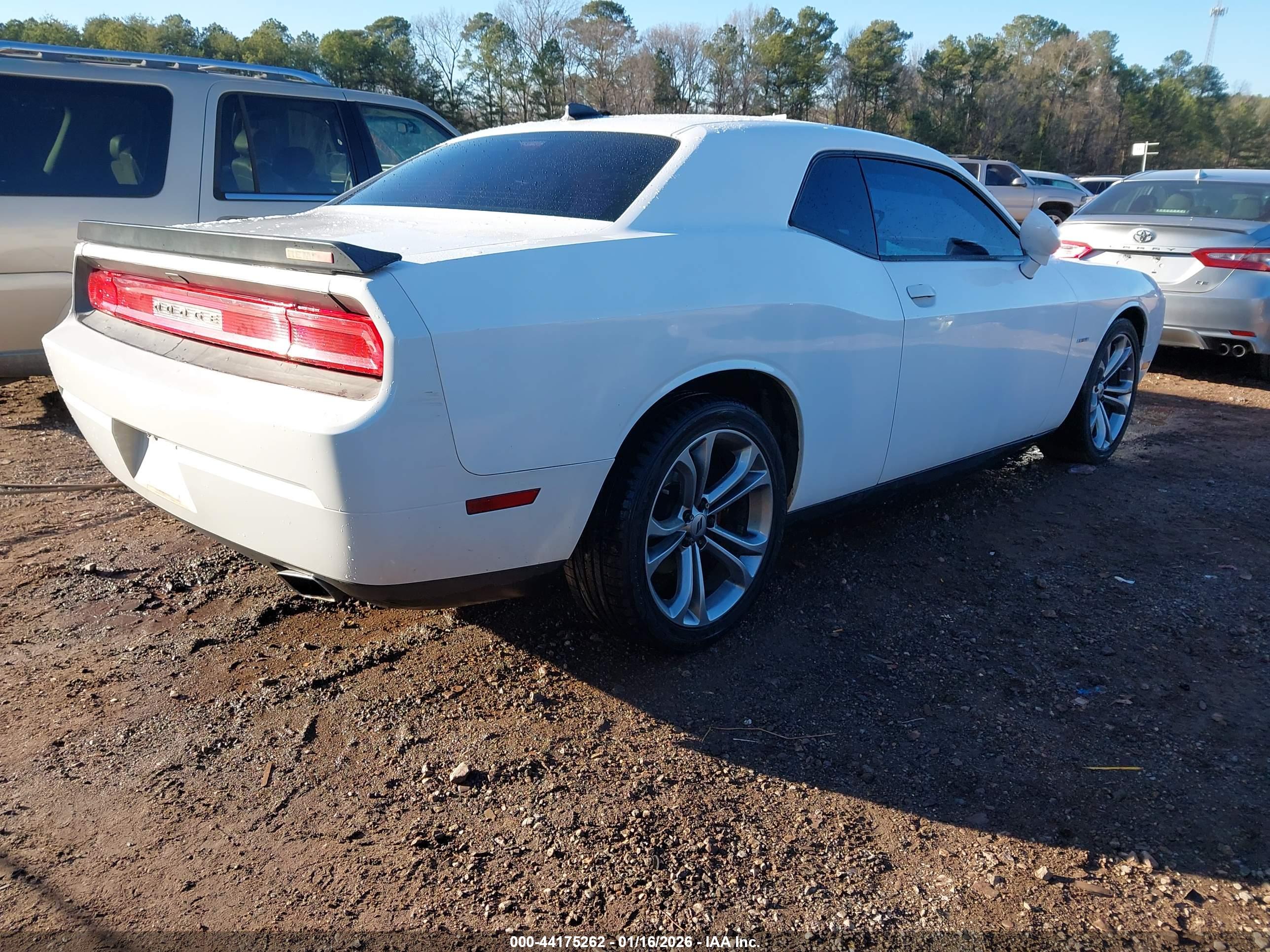 DODGE CHALLENGER image 4