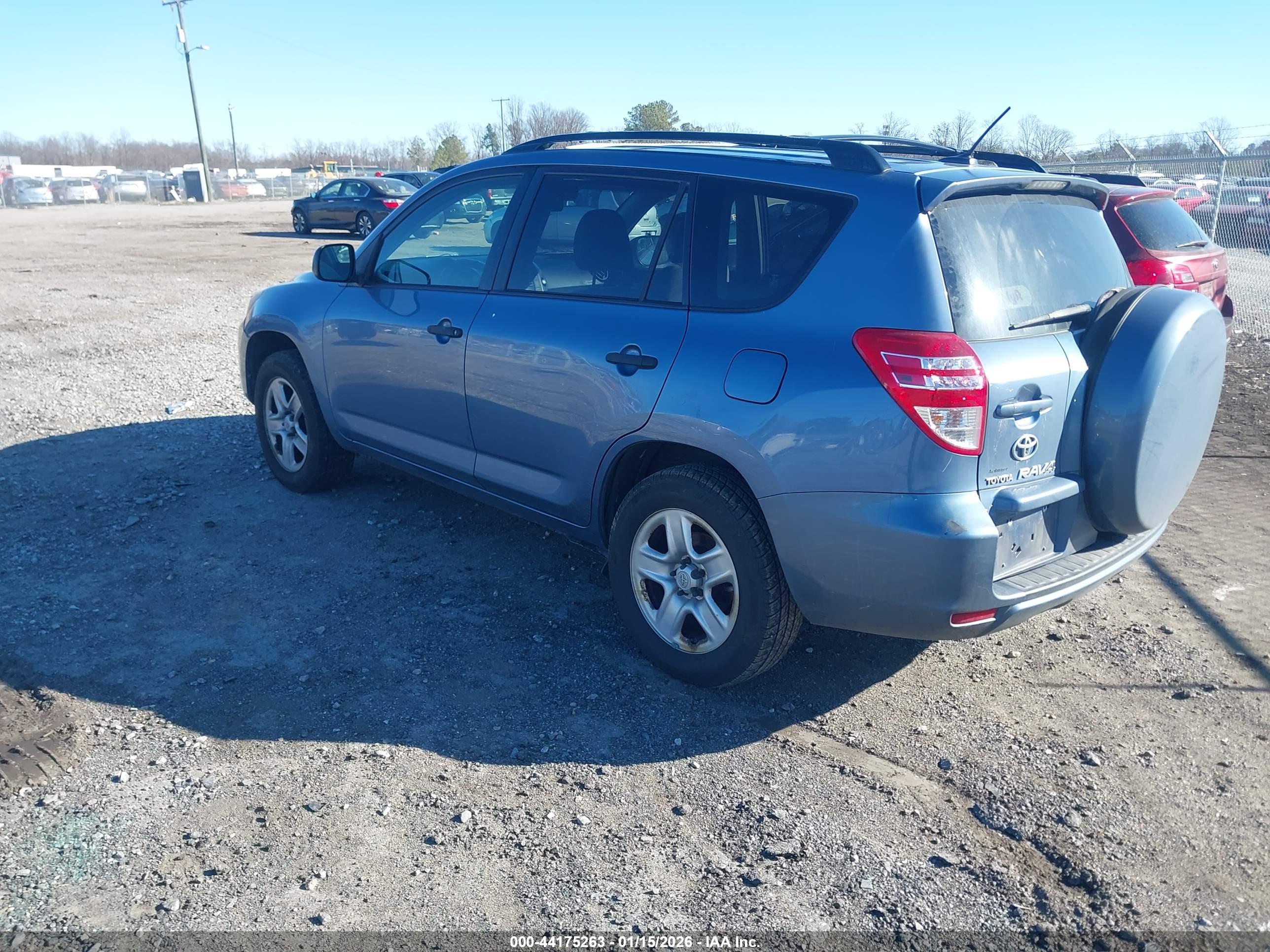 TOYOTA RAV4 image 3