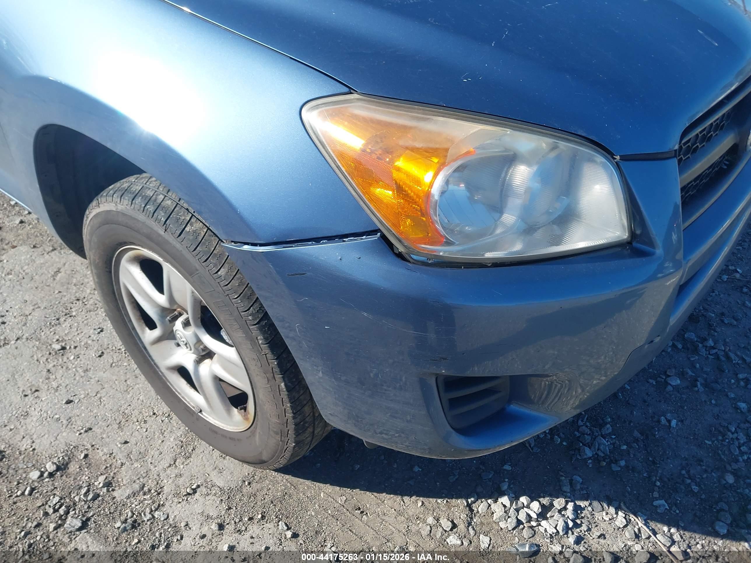 TOYOTA RAV4 image 6
