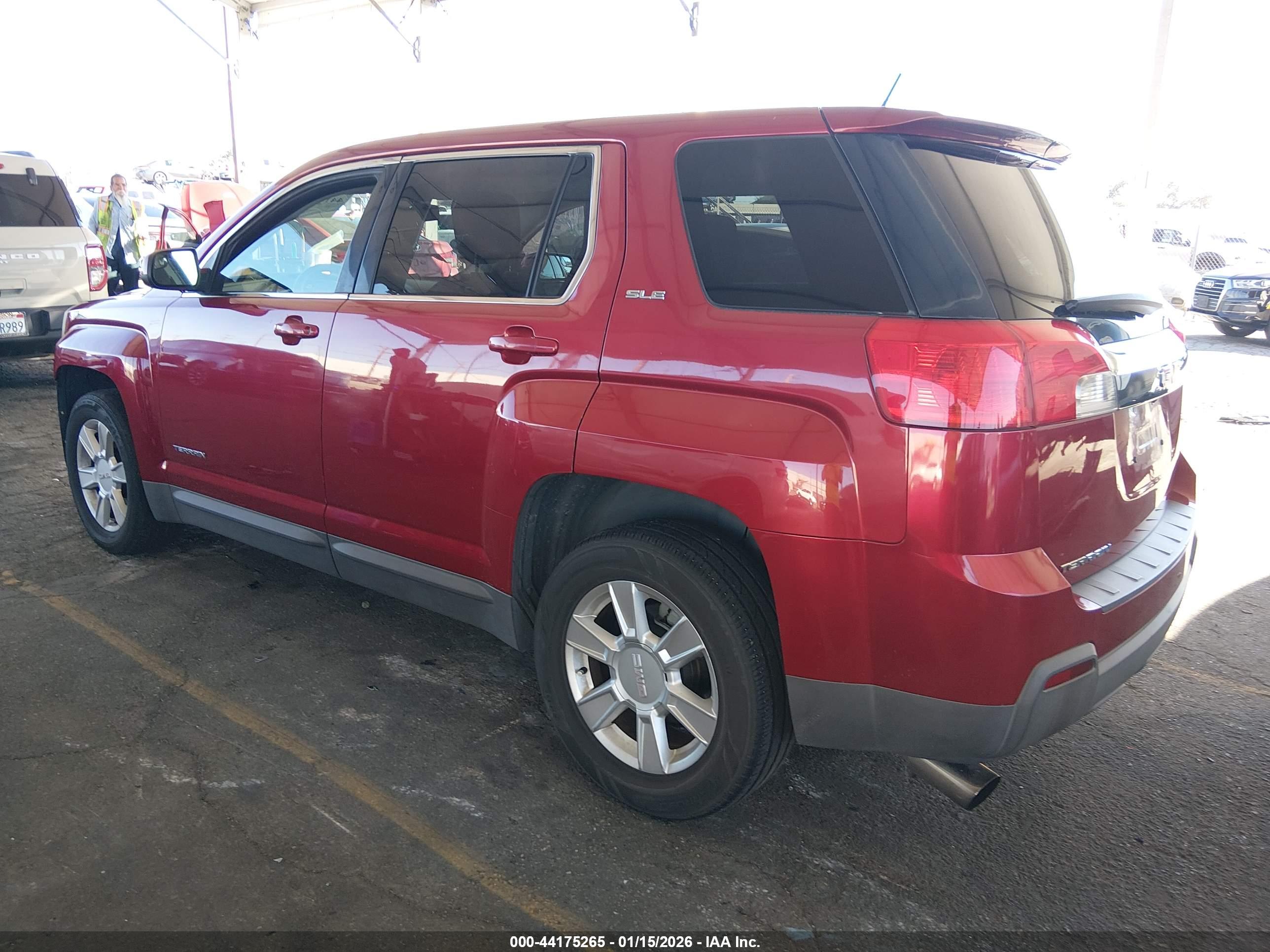GMC TERRAIN image 3