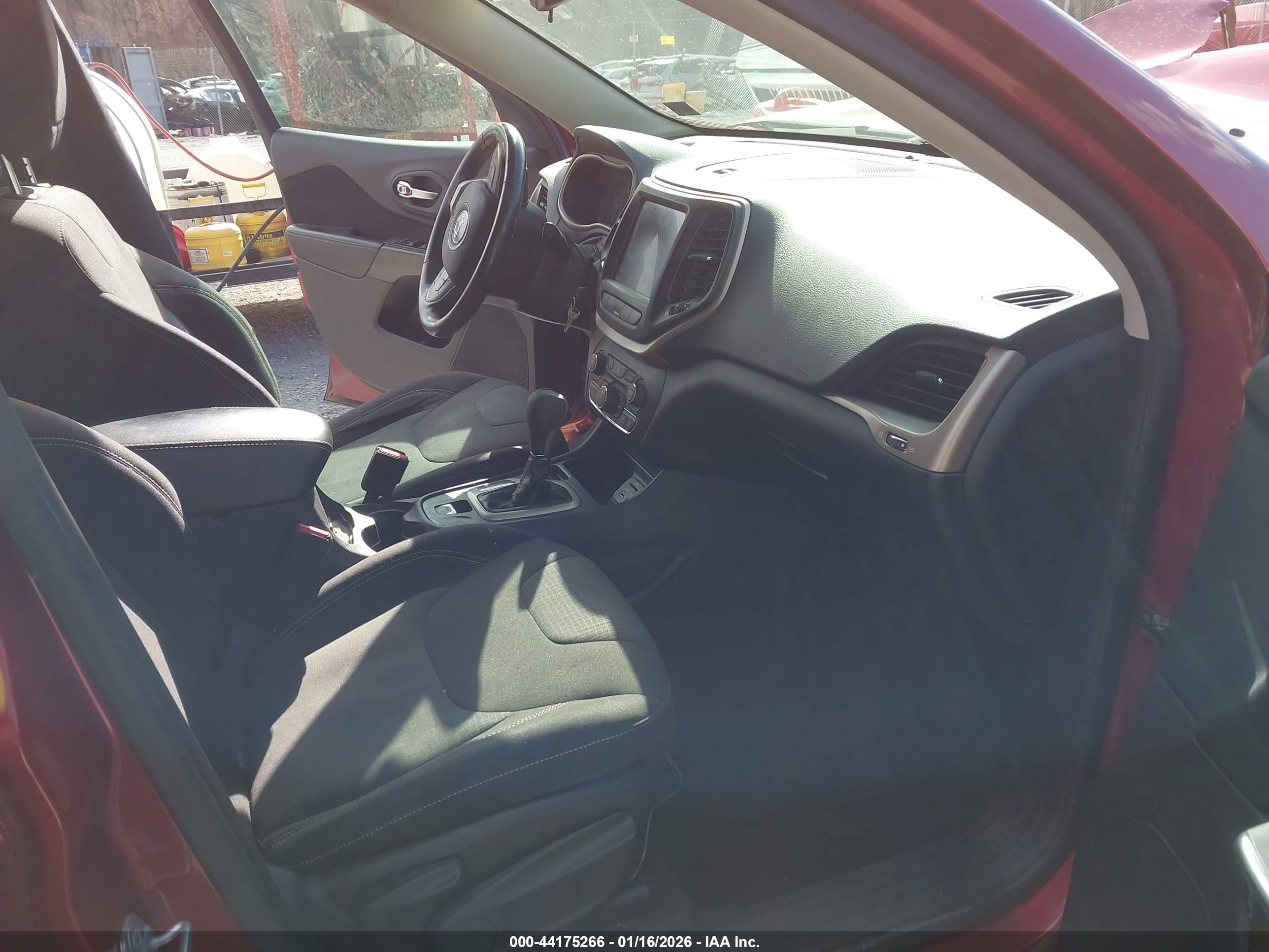 JEEP CHEROKEE image 5