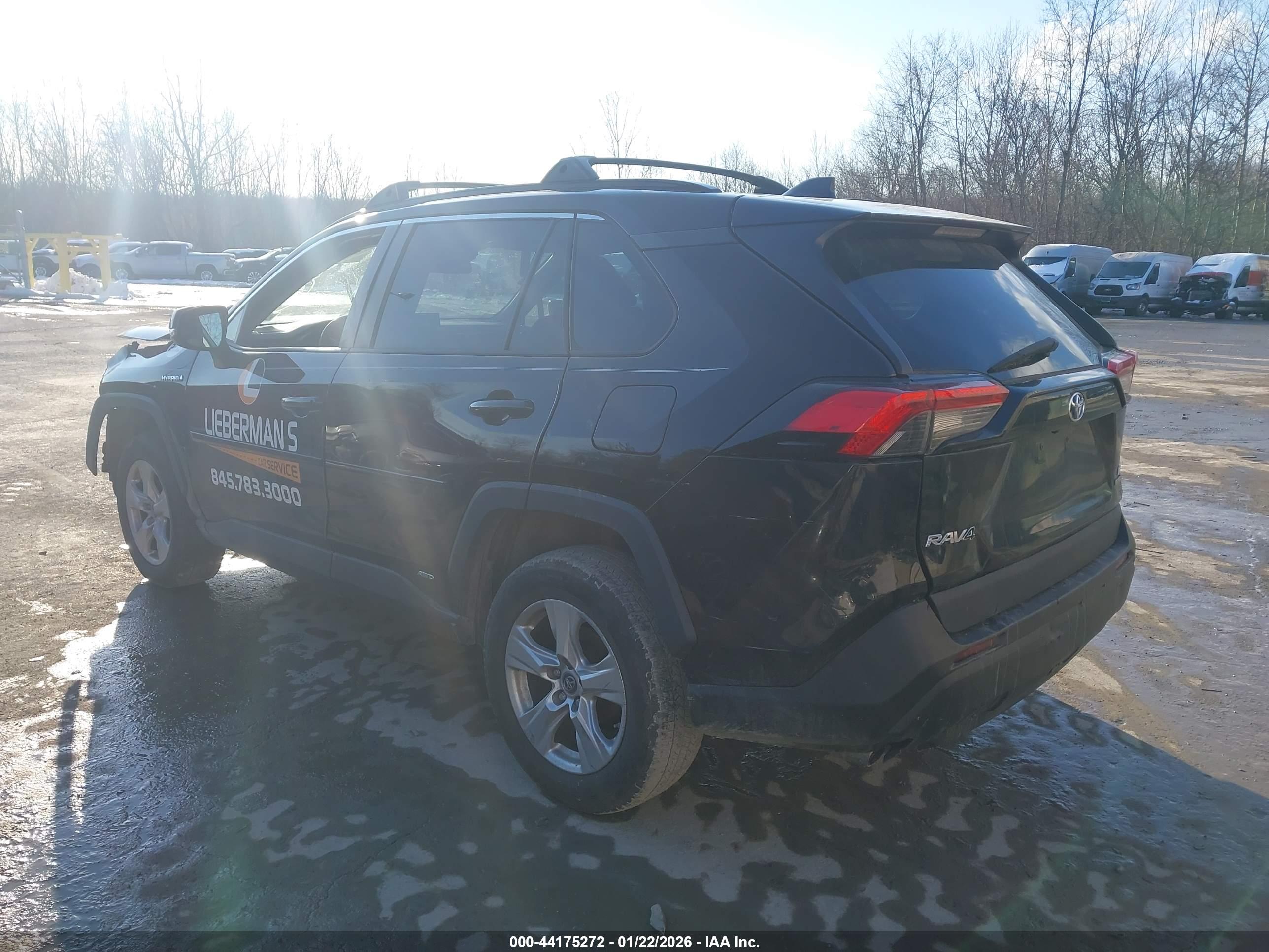TOYOTA RAV4 image 3