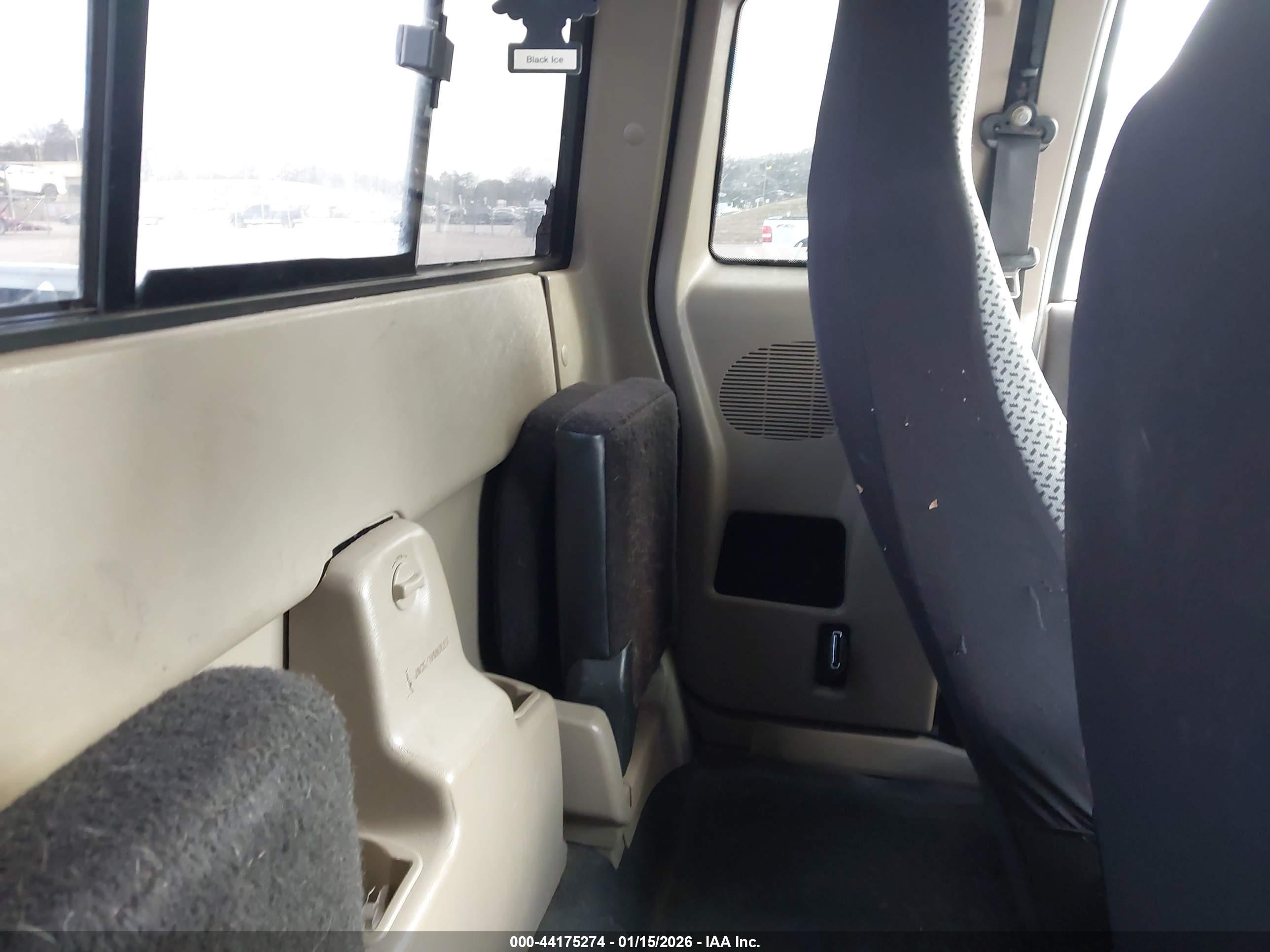 FORD RANGER image 8