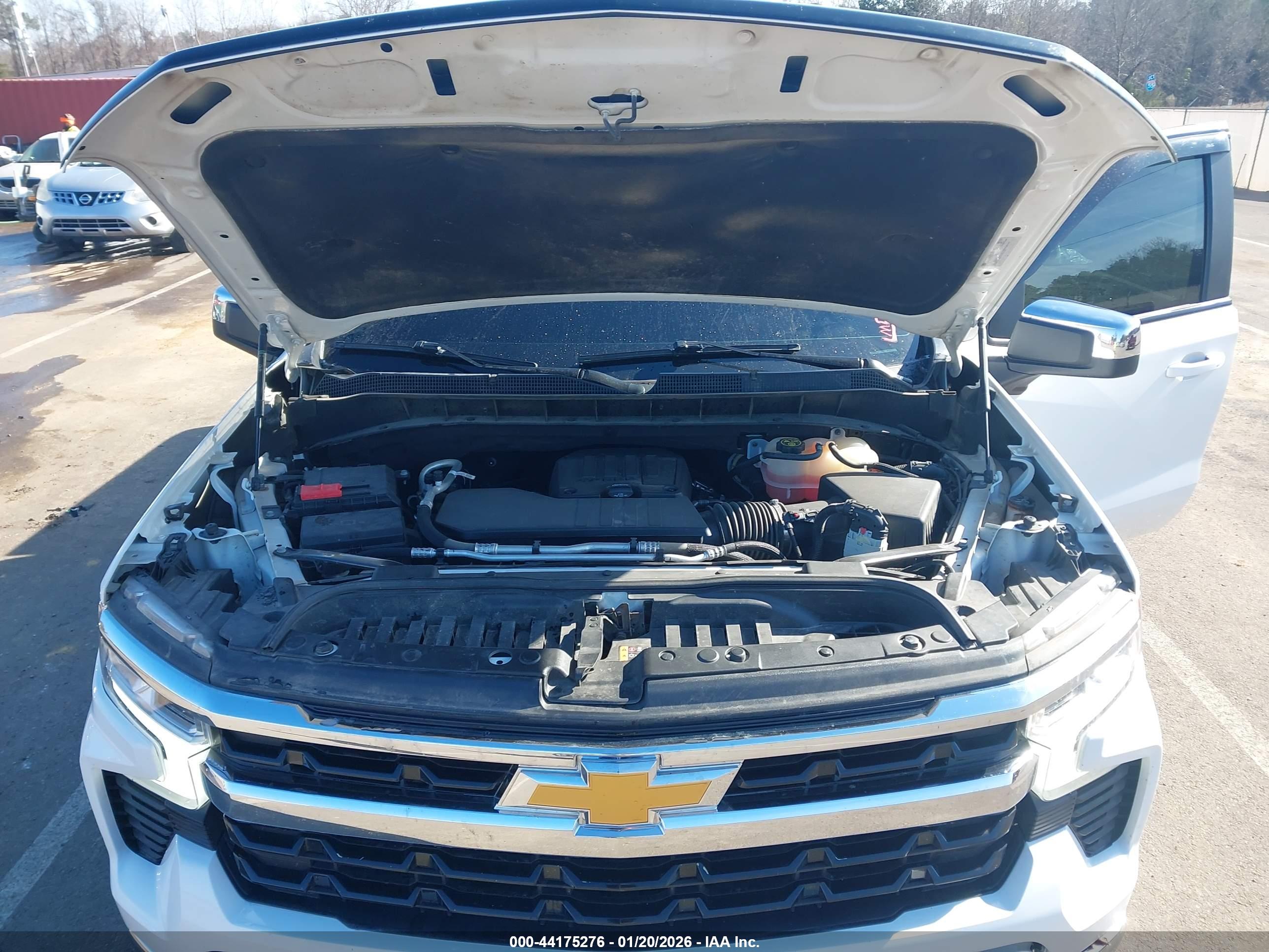 CHEVROLET SILVERADO image 10