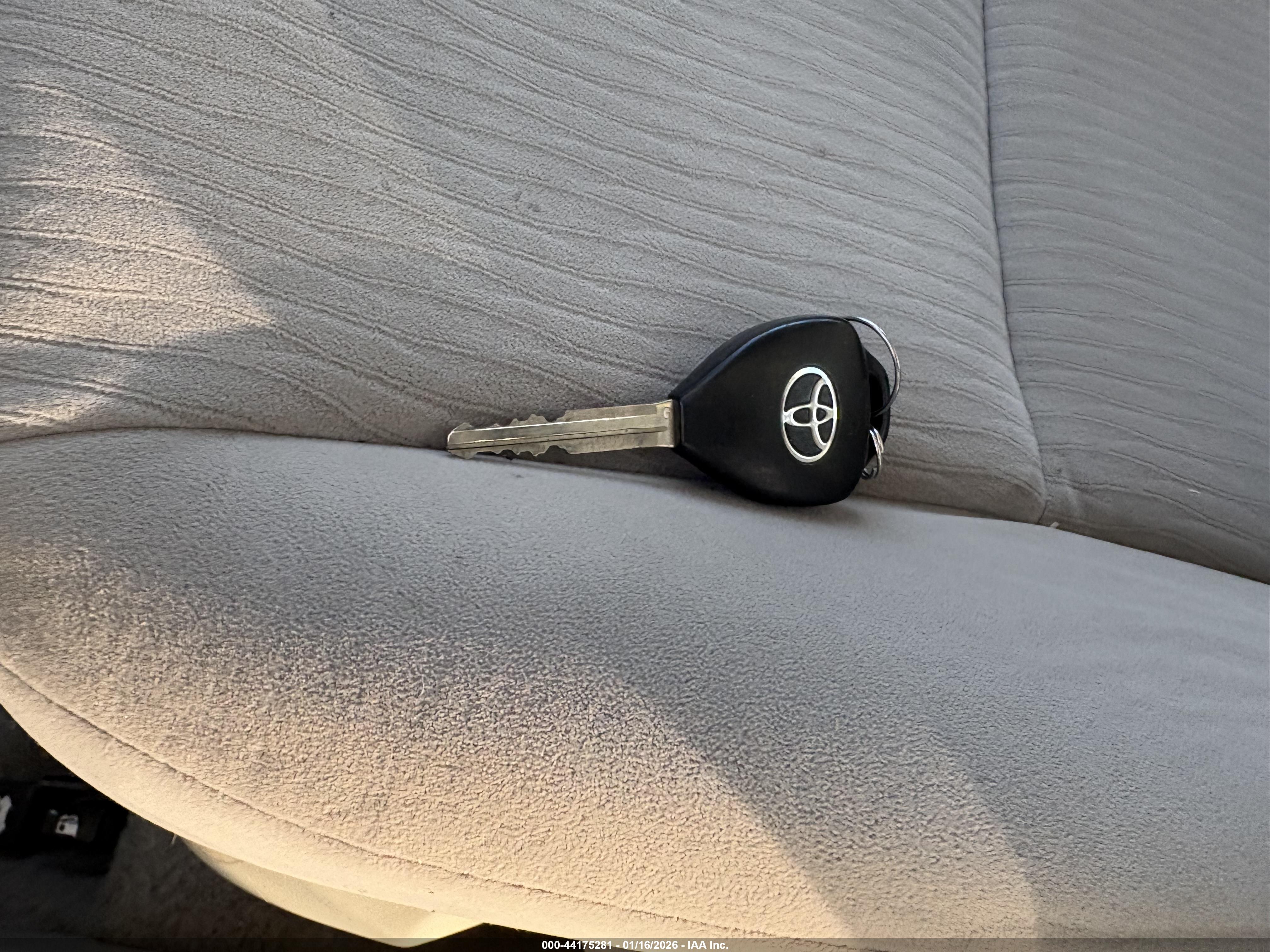 TOYOTA COROLLA image 11