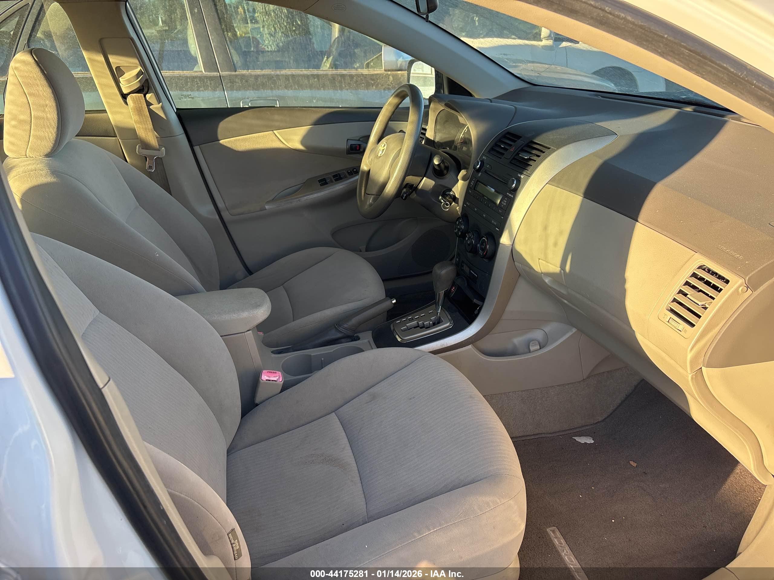 TOYOTA COROLLA image 5