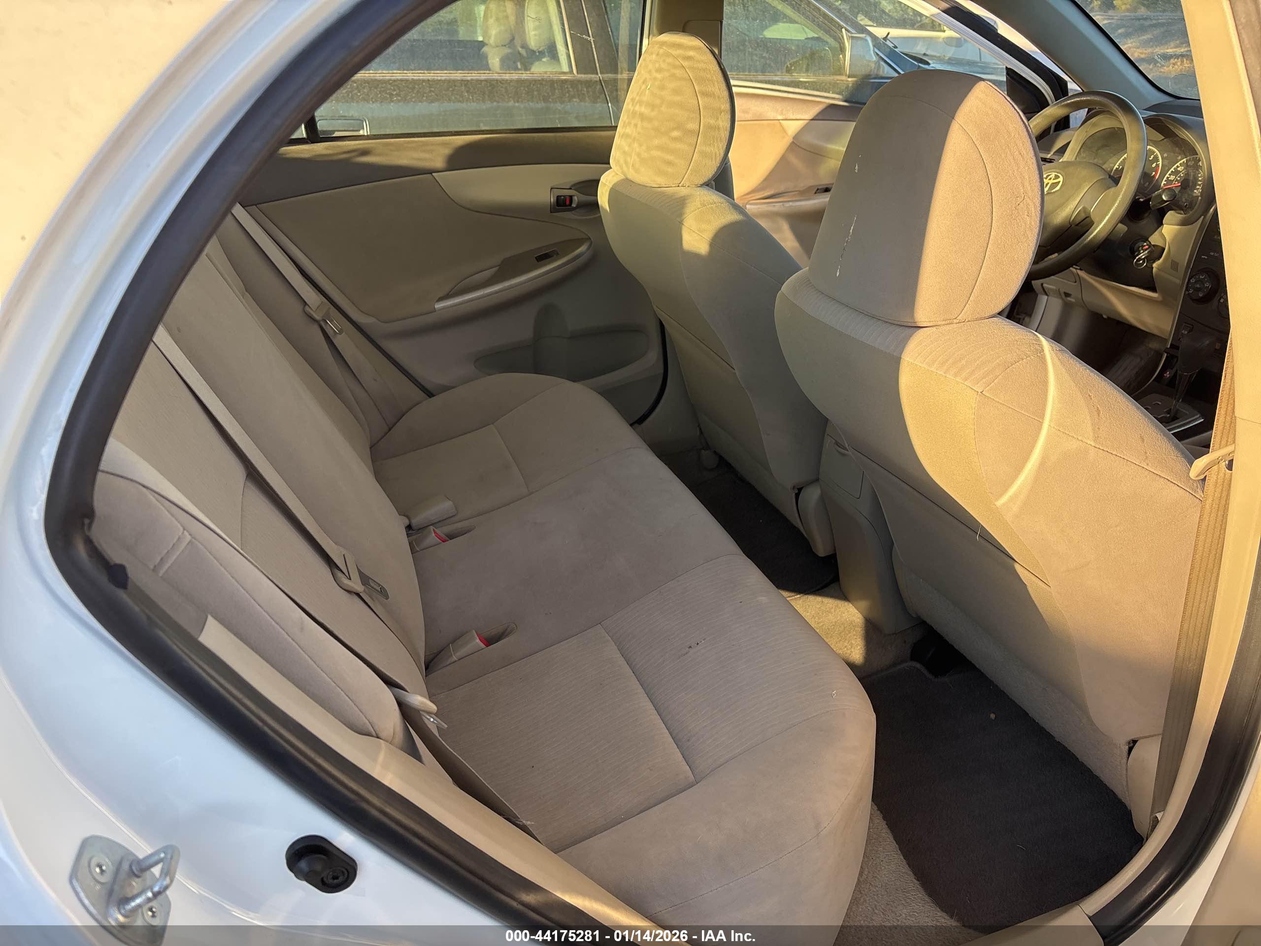 TOYOTA COROLLA image 8