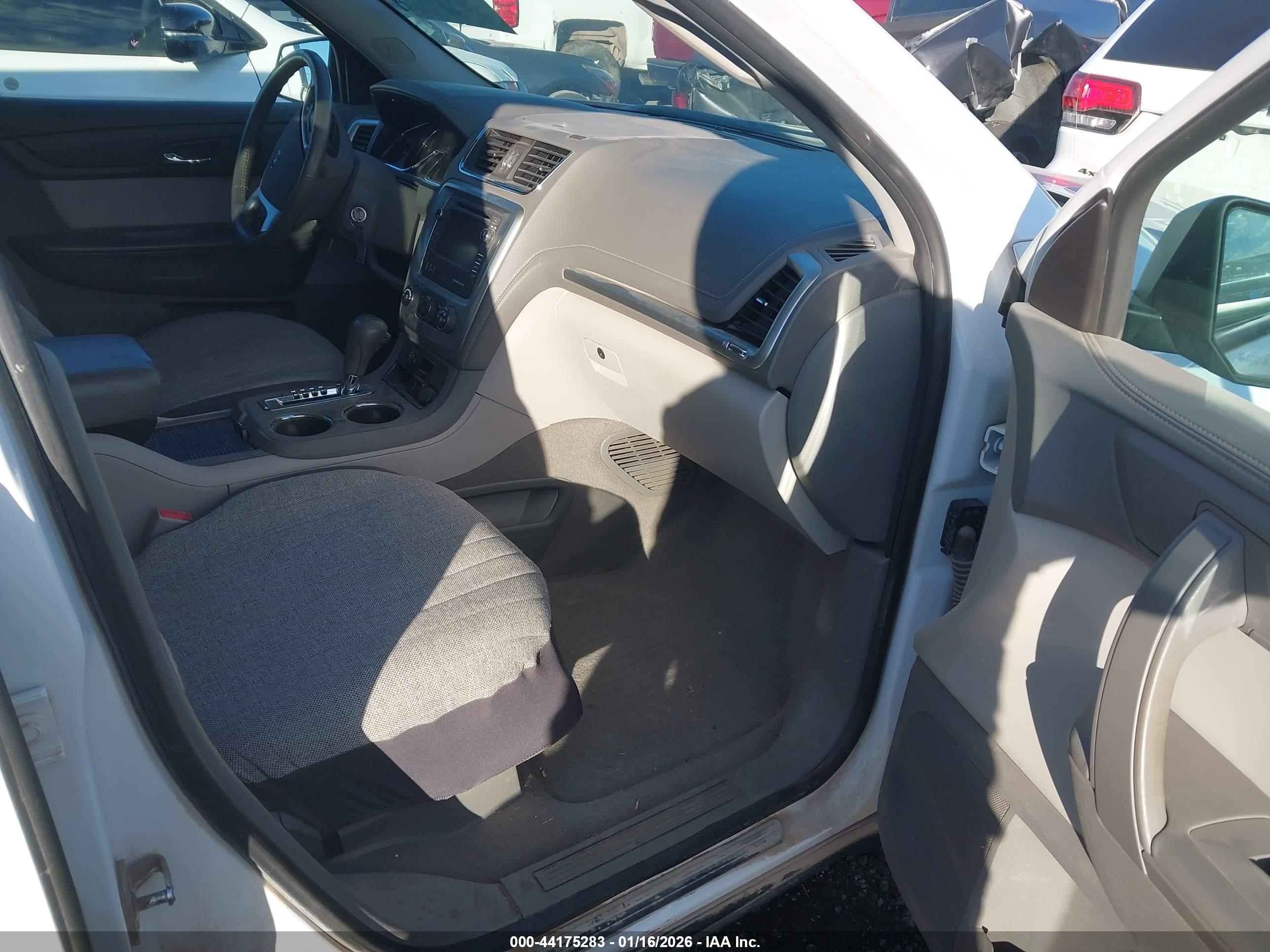 GMC ACADIA image 5
