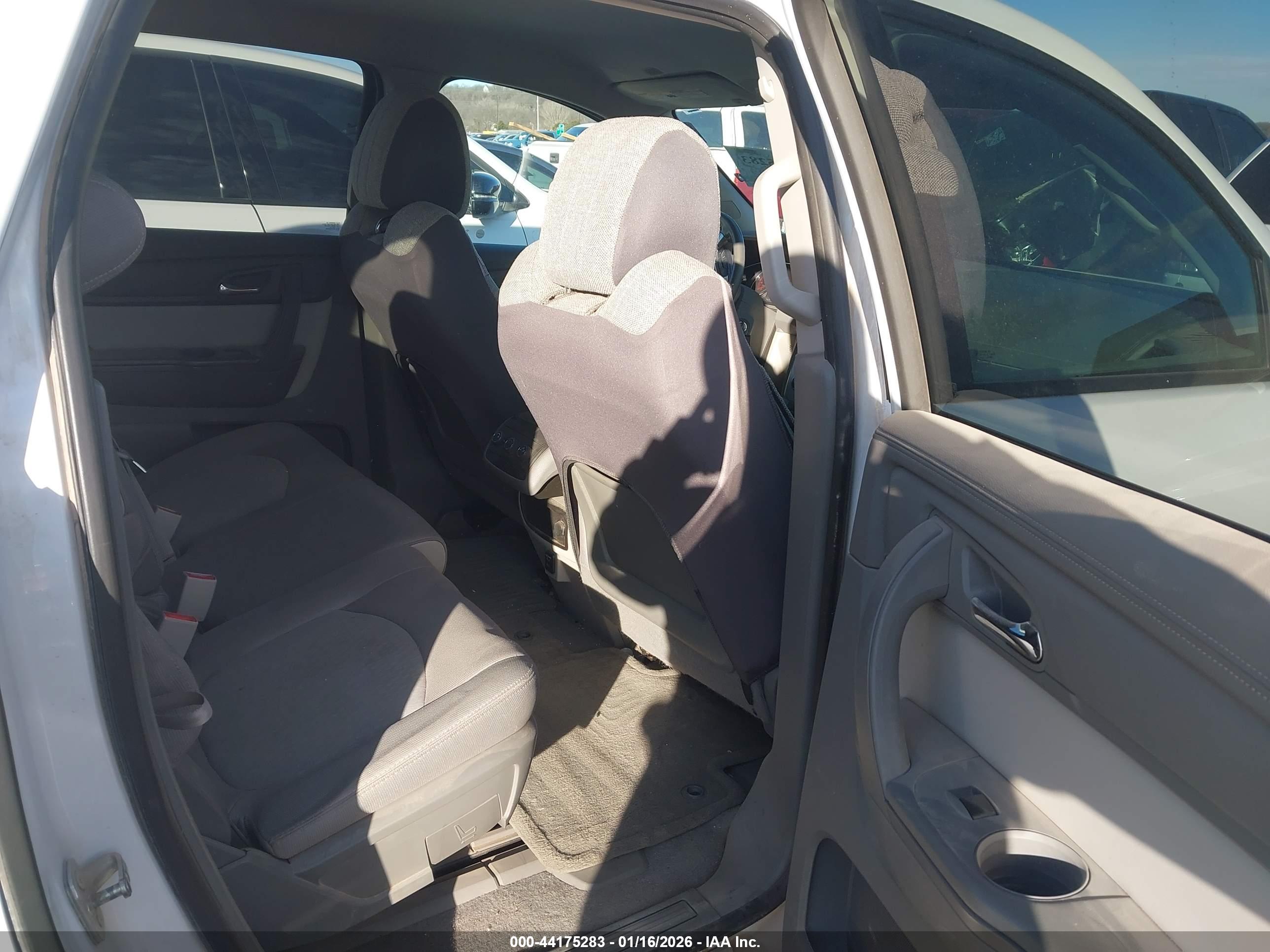 GMC ACADIA image 8