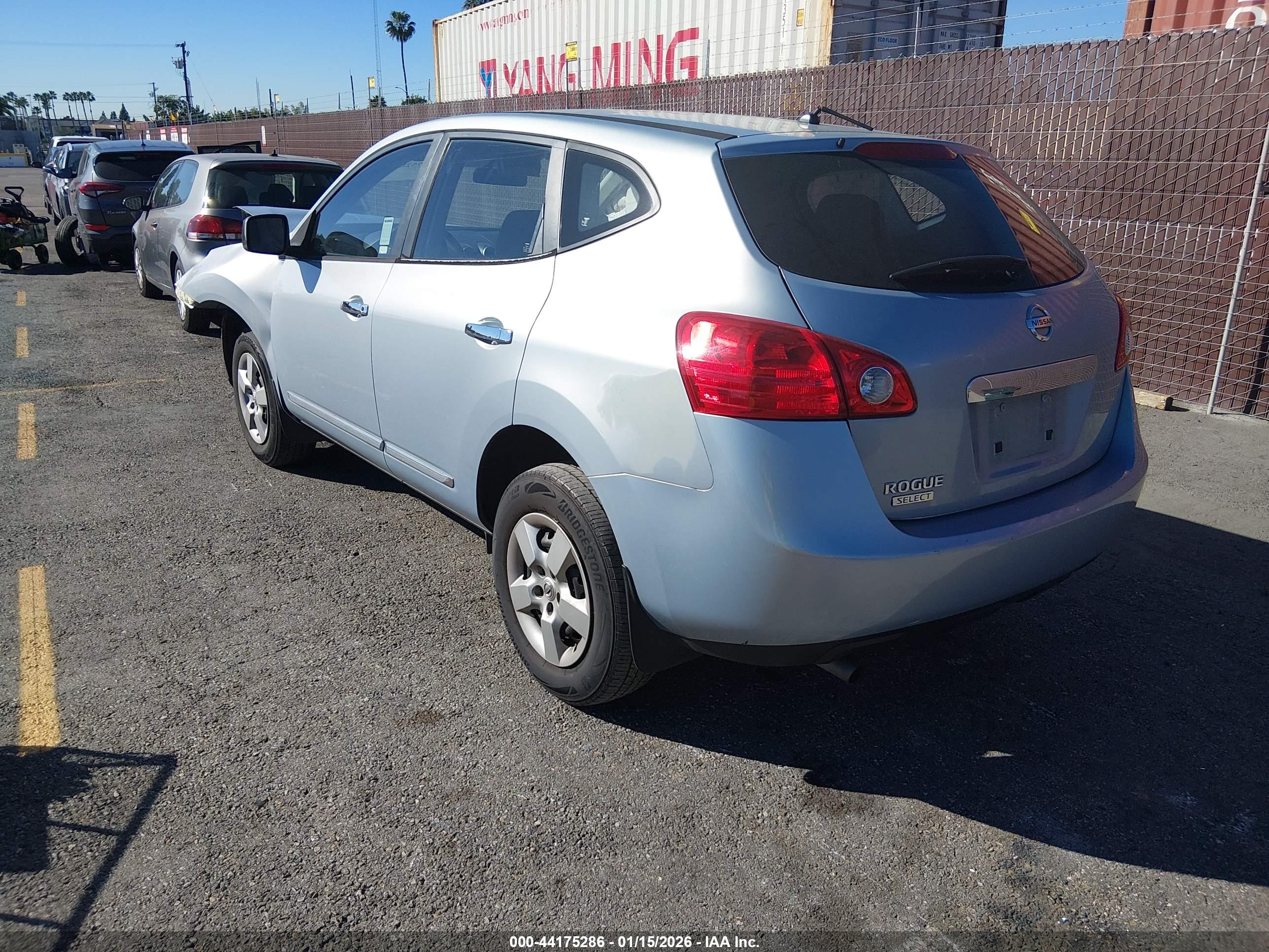 NISSAN ROGUE image 3