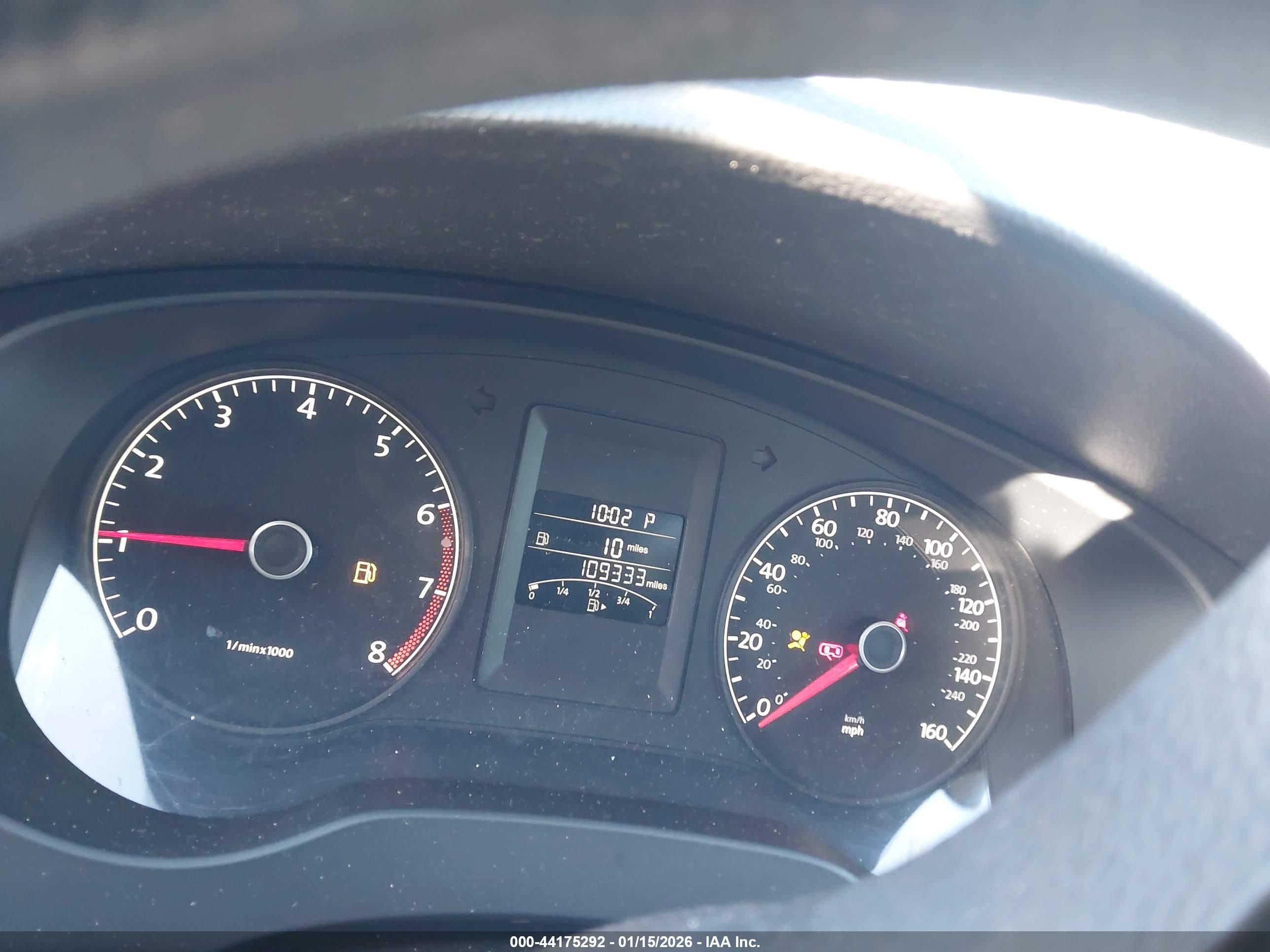 VOLKSWAGEN JETTA image 7