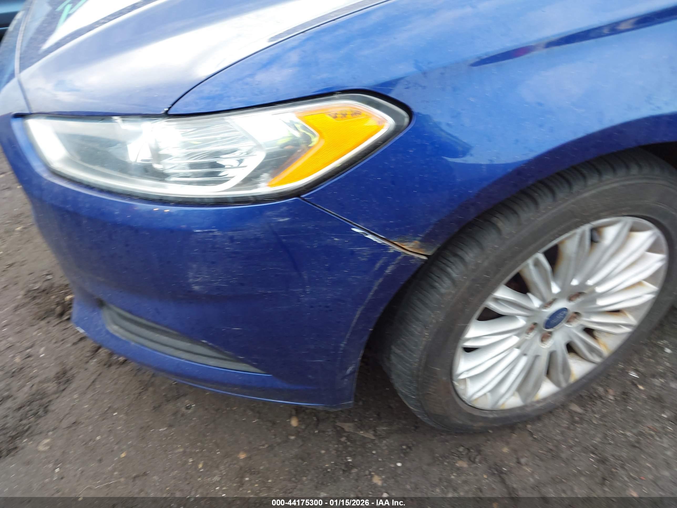 FORD FUSION image 6