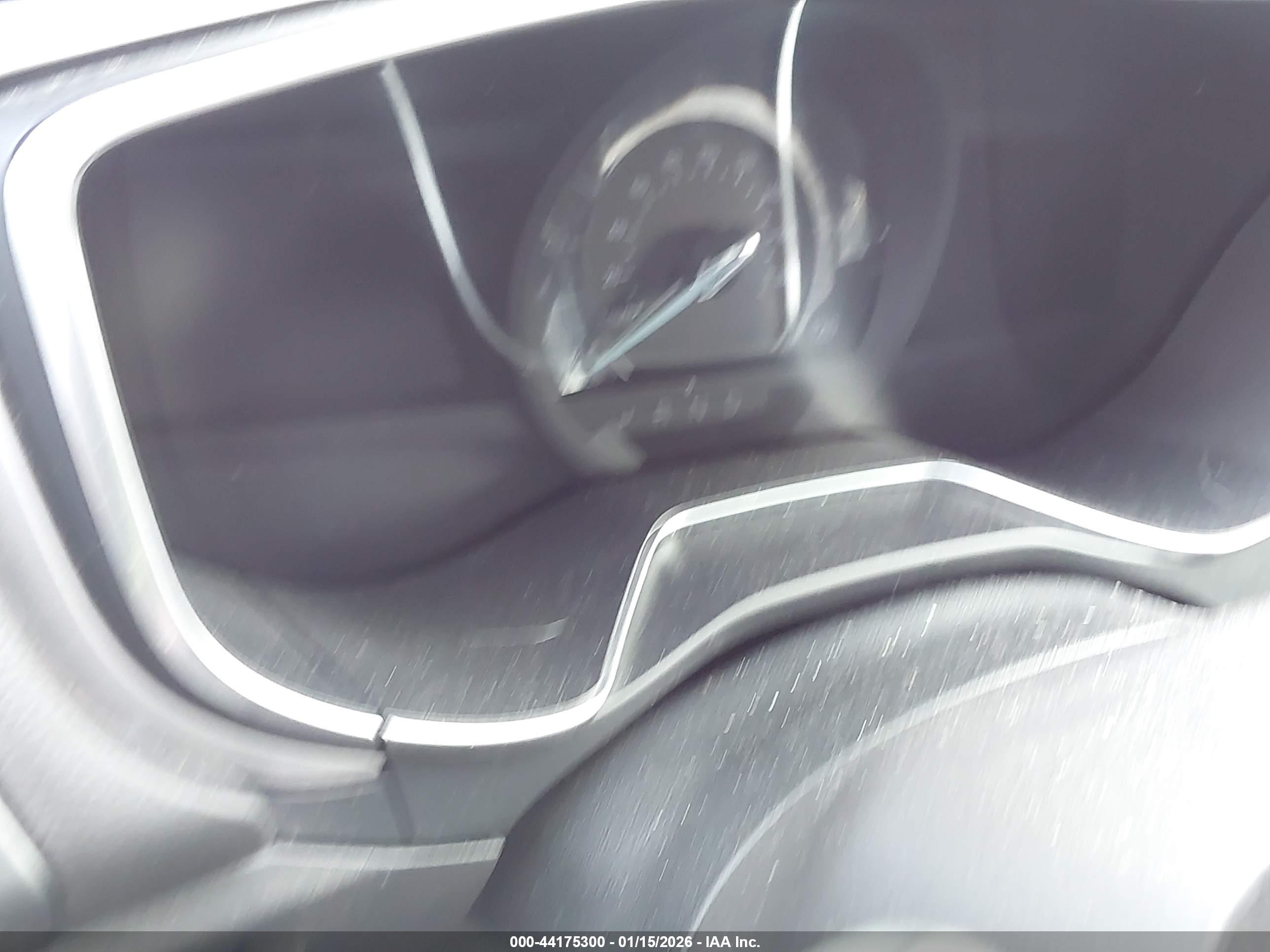 FORD FUSION image 7