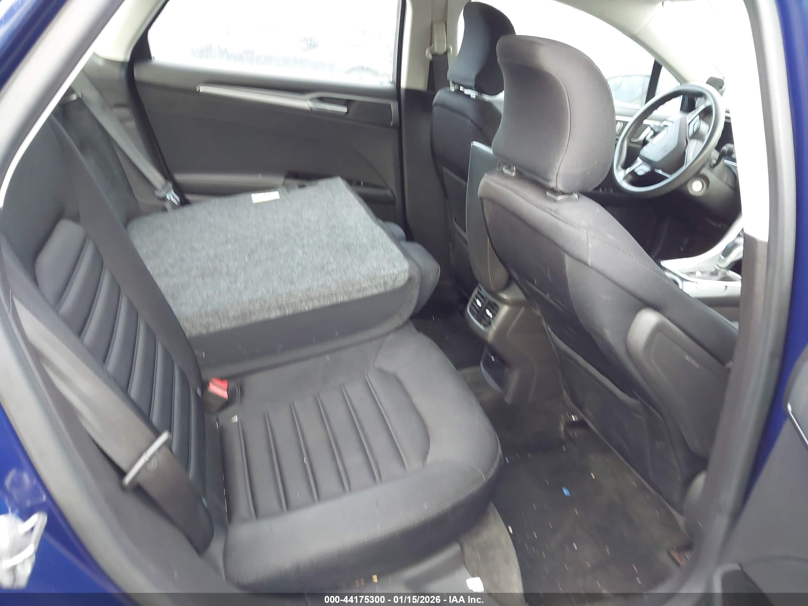 FORD FUSION image 8