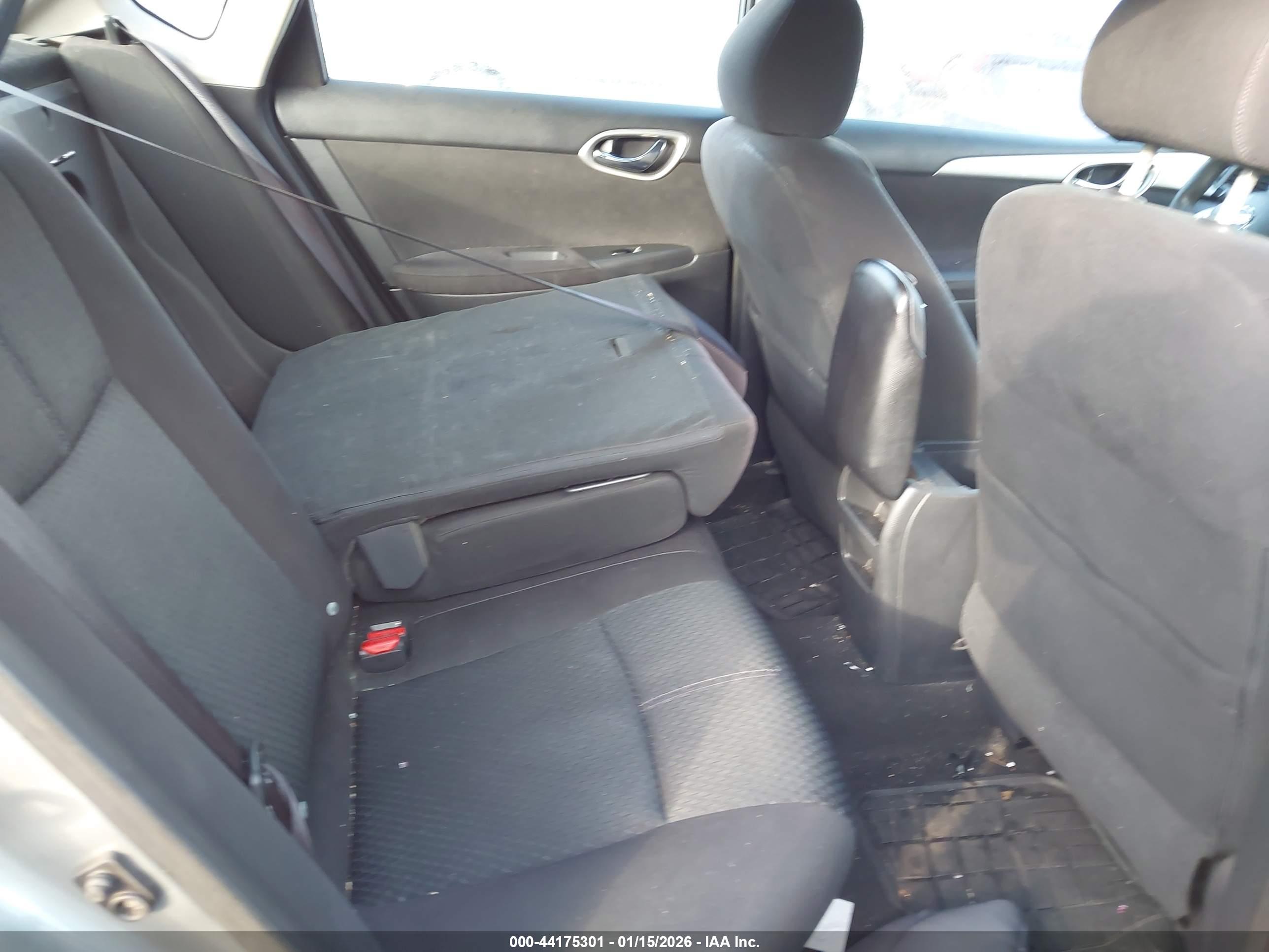 NISSAN SENTRA image 8