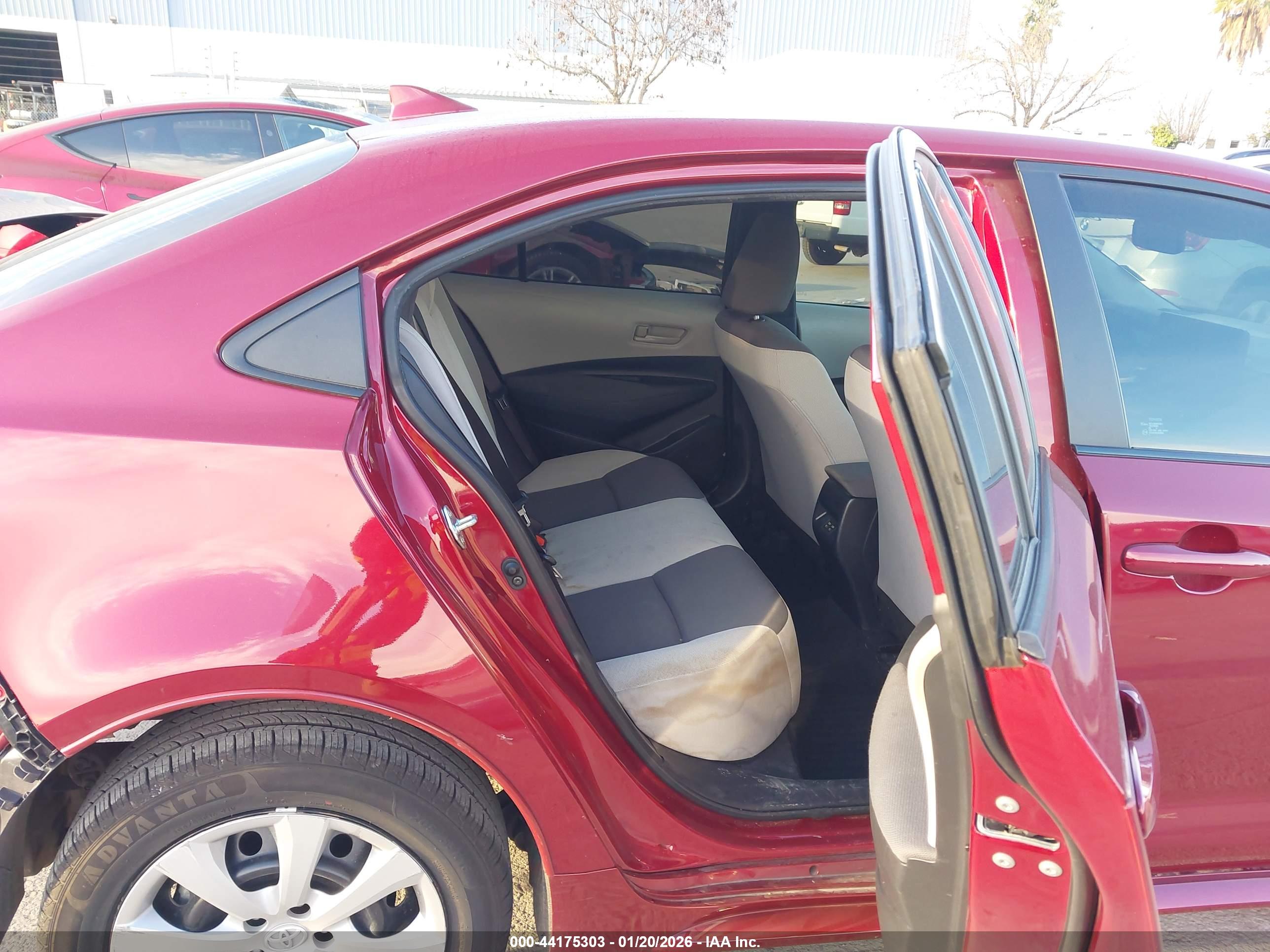 TOYOTA COROLLA image 8