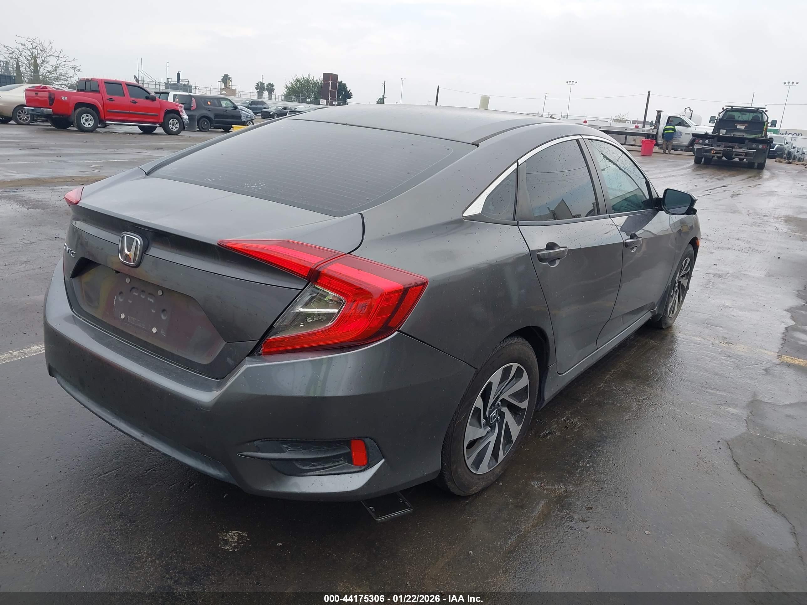 HONDA CIVIC image 4