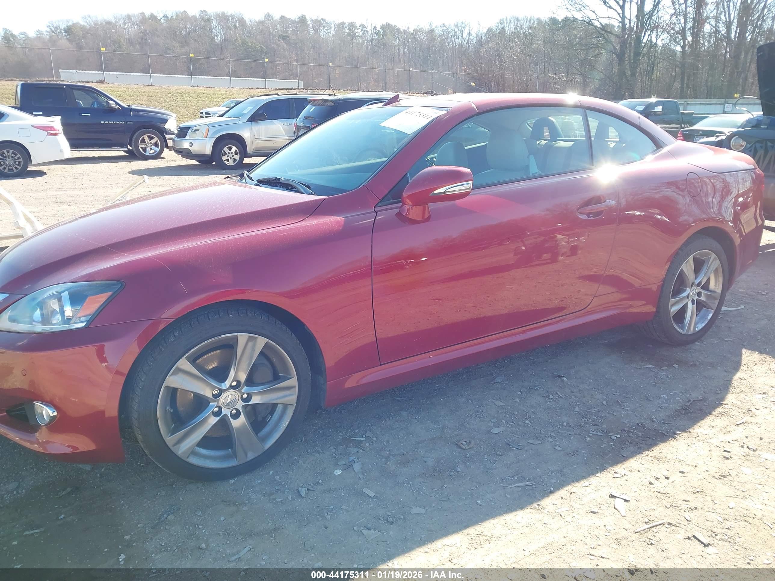 LEXUS IS image 2
