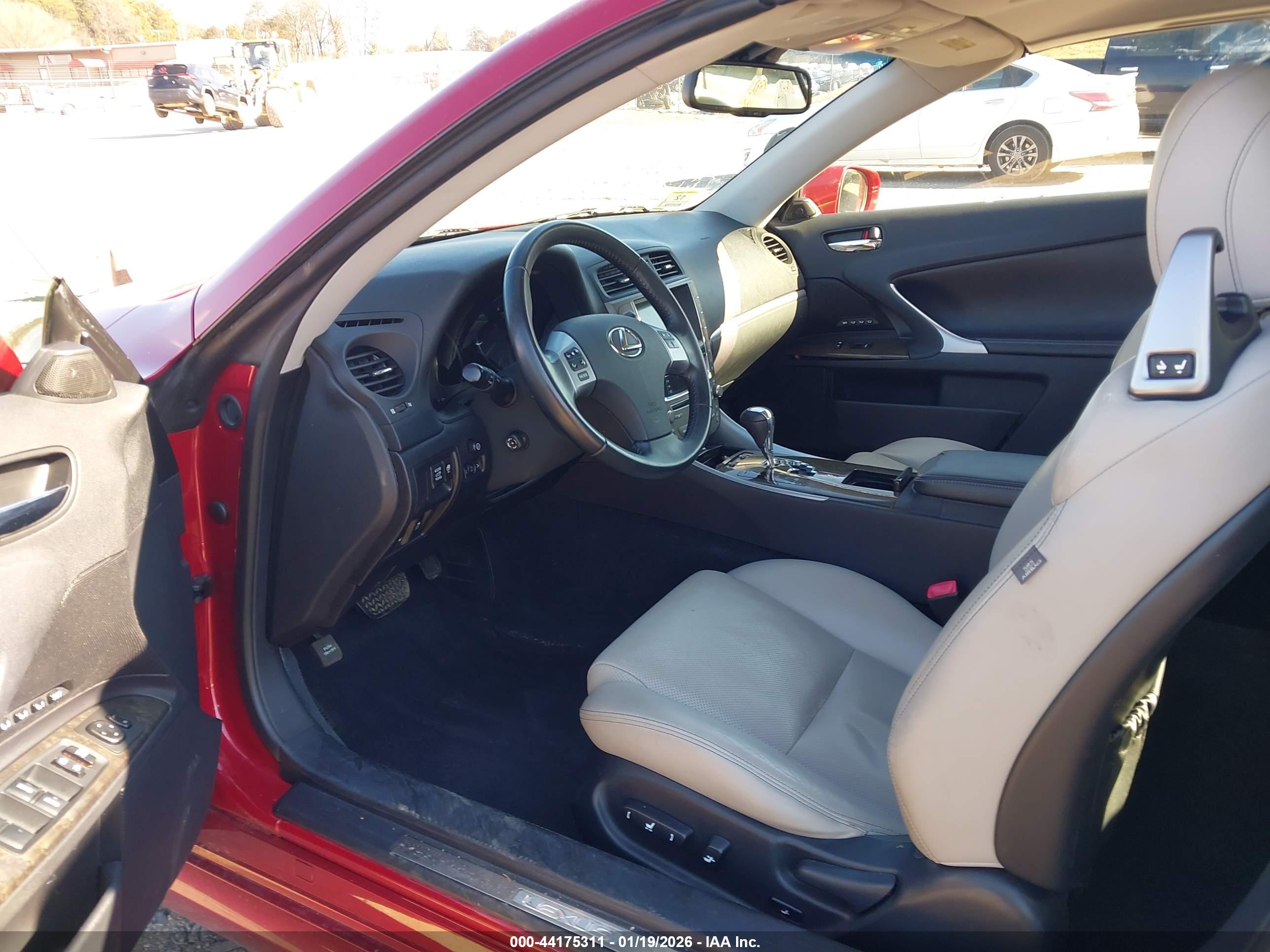 LEXUS IS image 5
