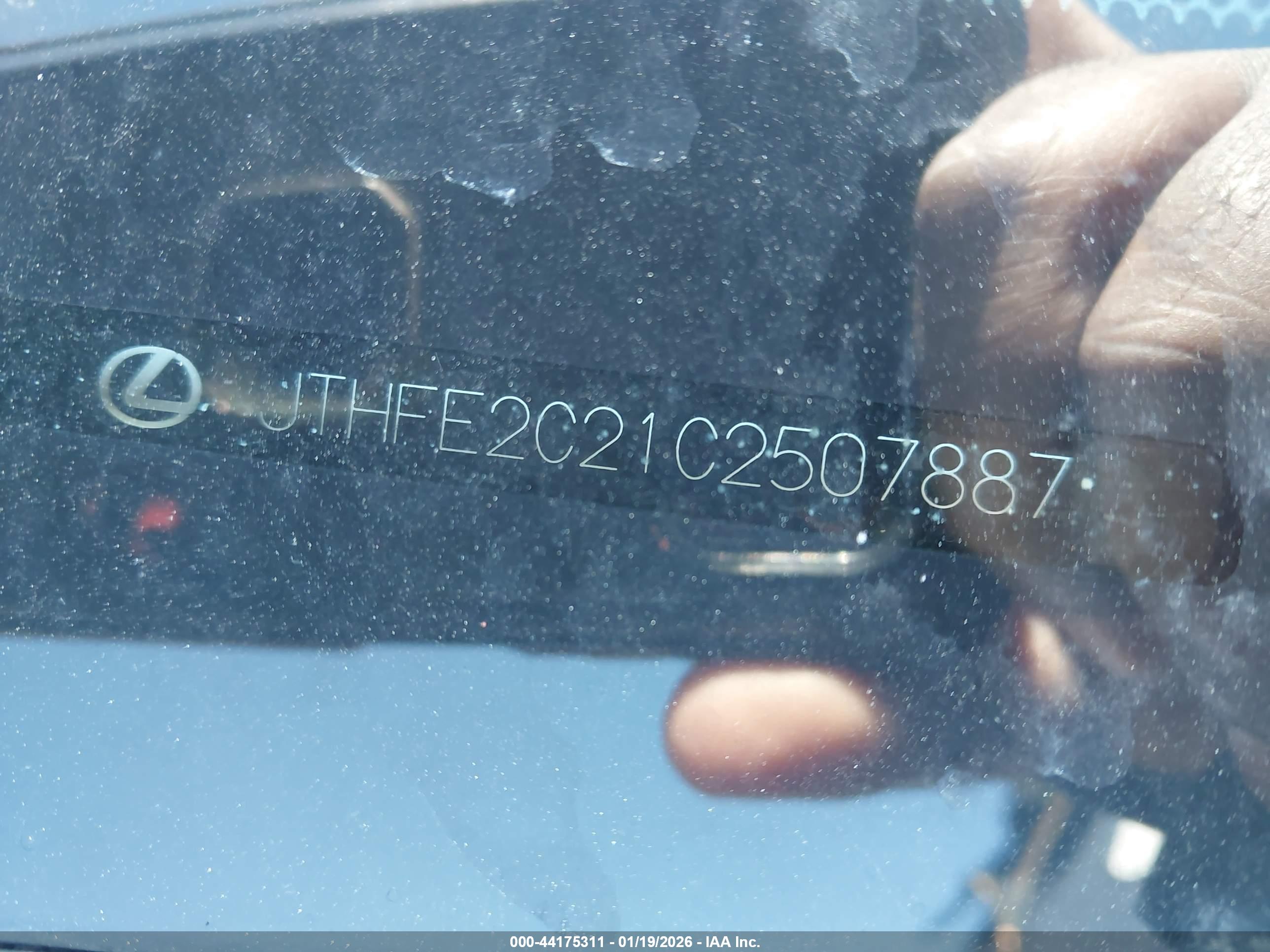 LEXUS IS image 9