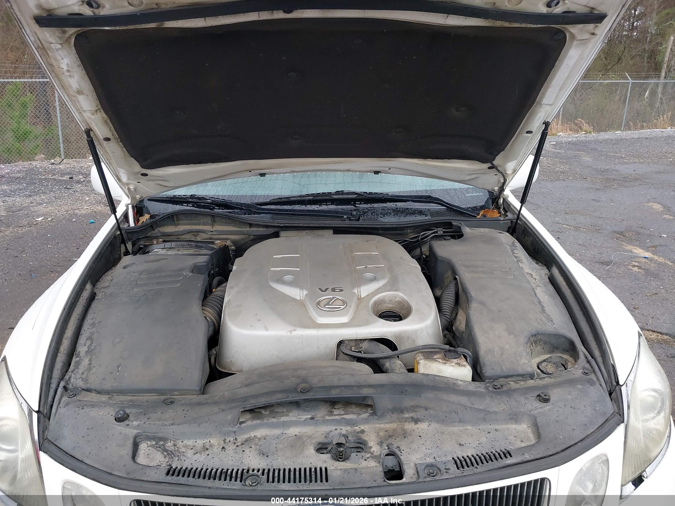 LEXUS GS image 10